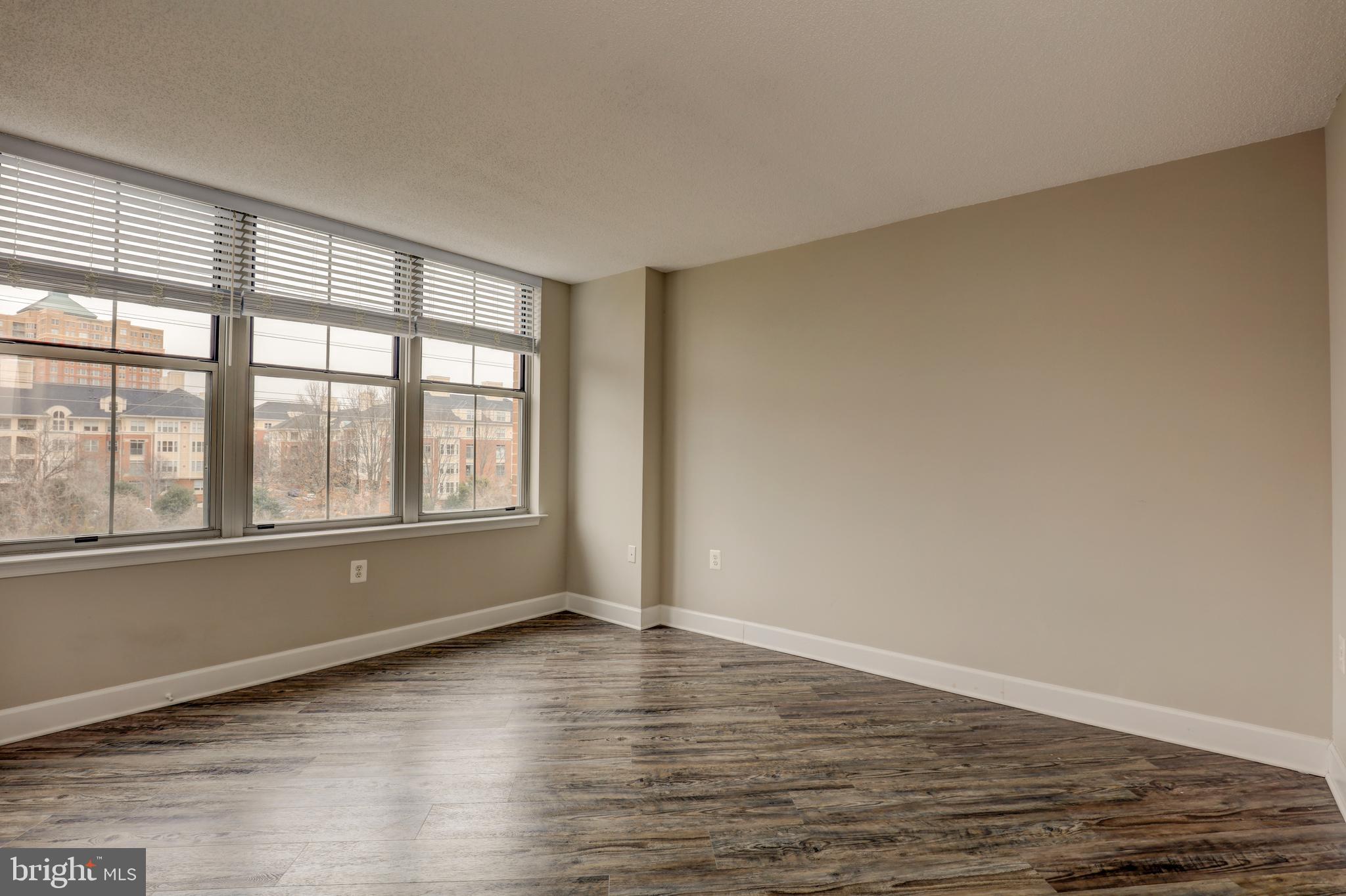 CARLTON HOUSE - Residential Lease