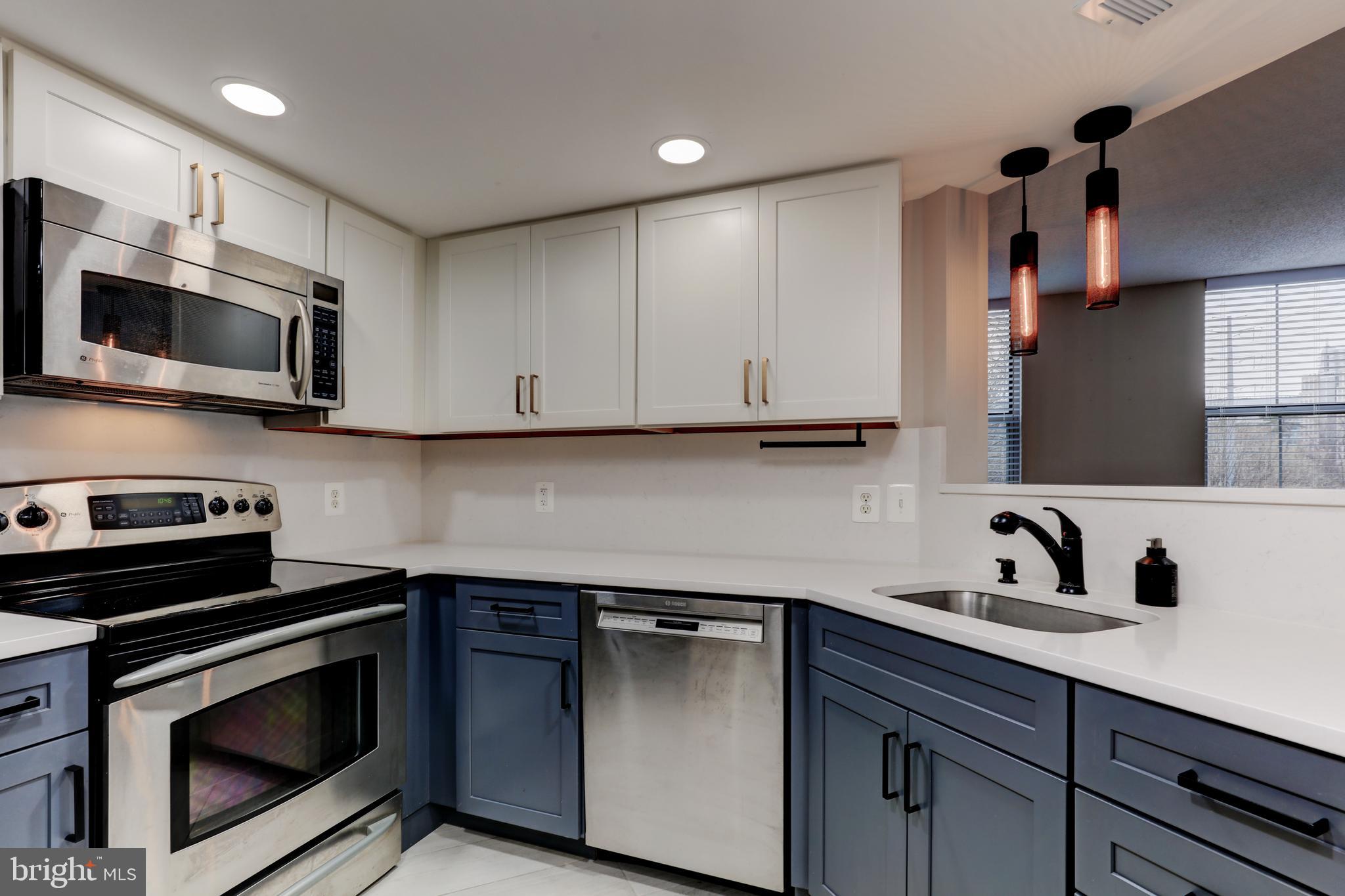 CARLTON HOUSE - Residential Lease