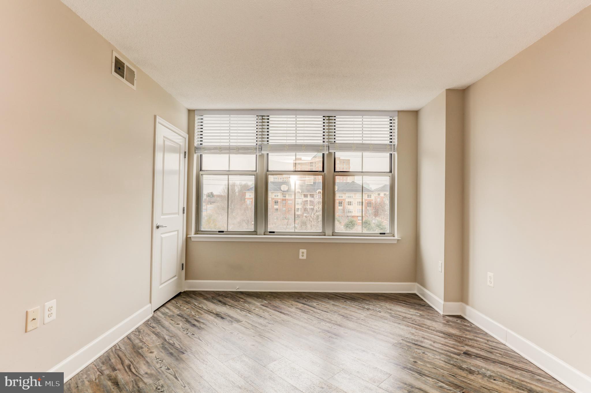 CARLTON HOUSE - Residential Lease