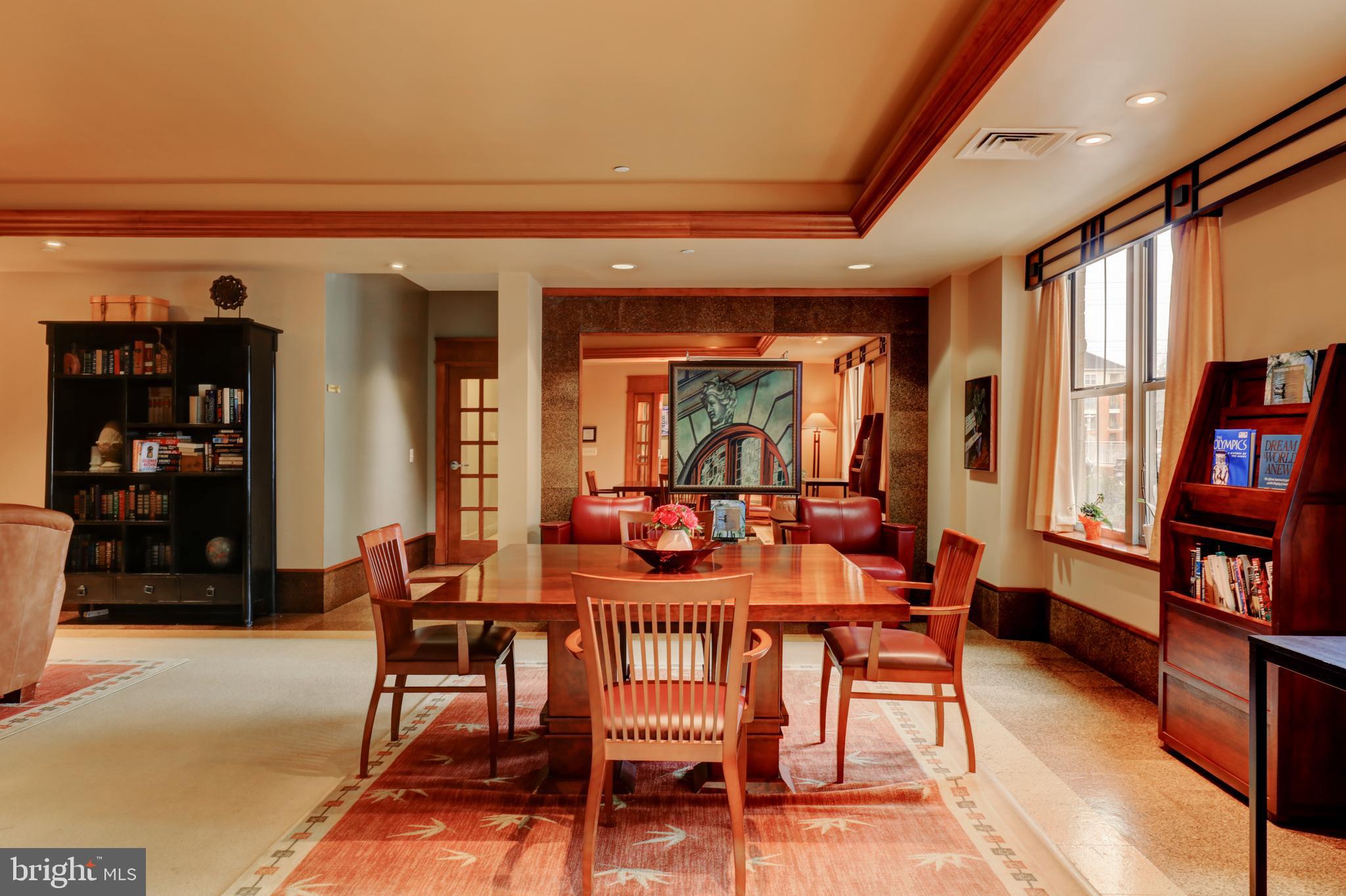 CARLTON HOUSE - Residential Lease