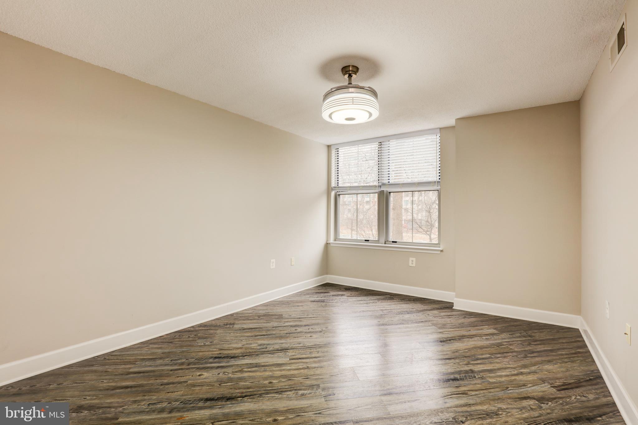 CARLTON HOUSE - Residential Lease