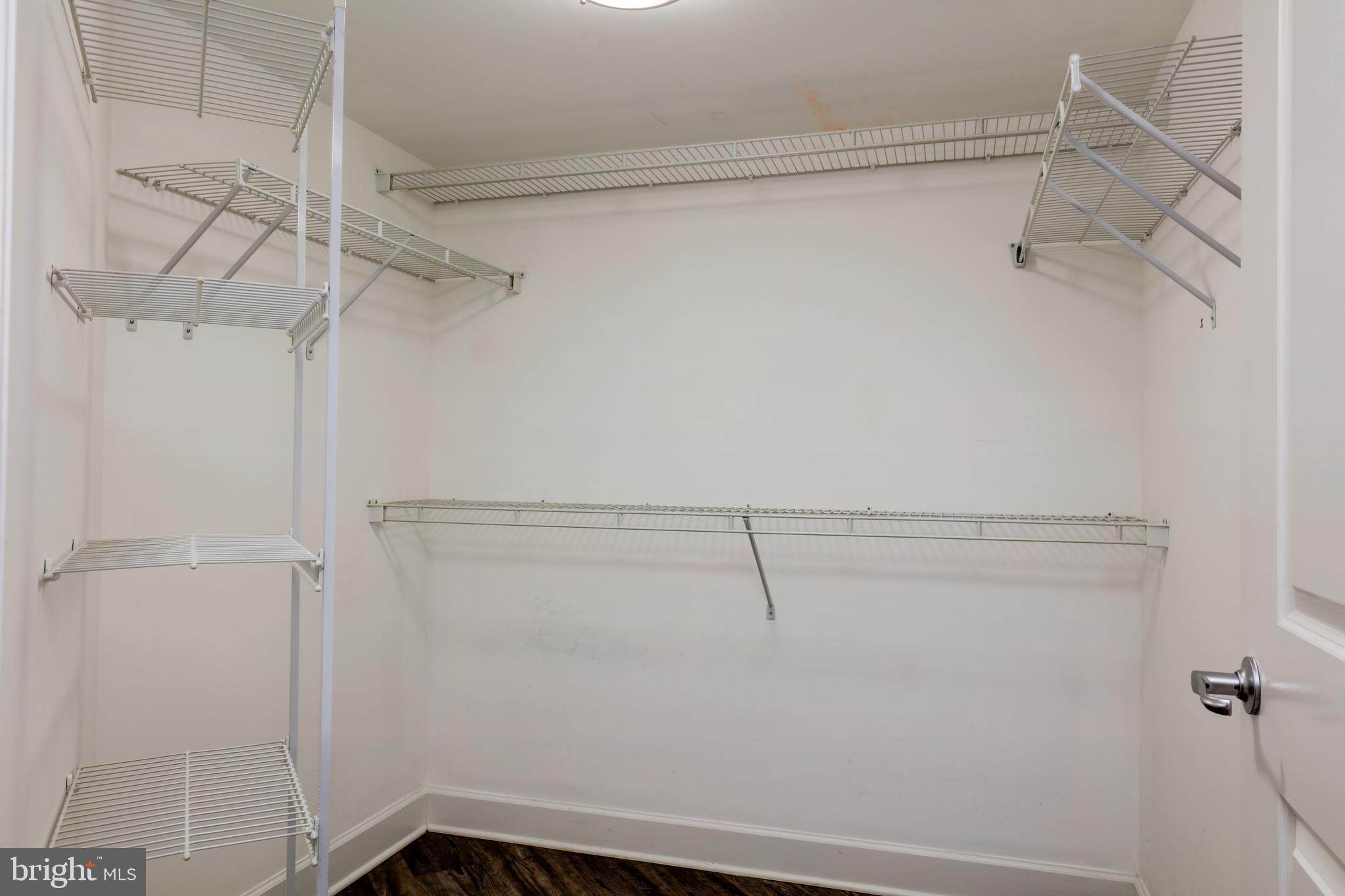 CARLTON HOUSE - Residential Lease