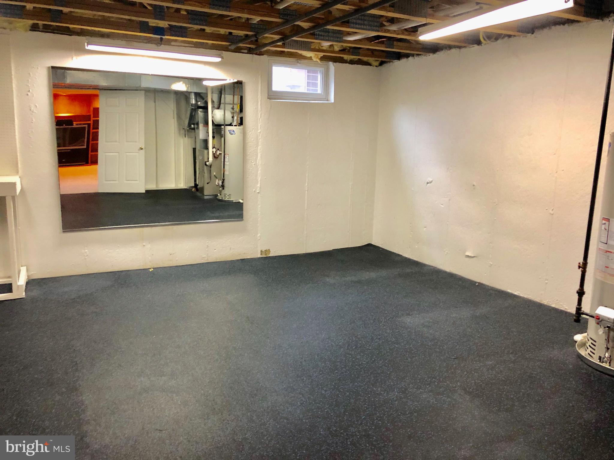 MEWS AT VALLEY FOR - Residential Lease