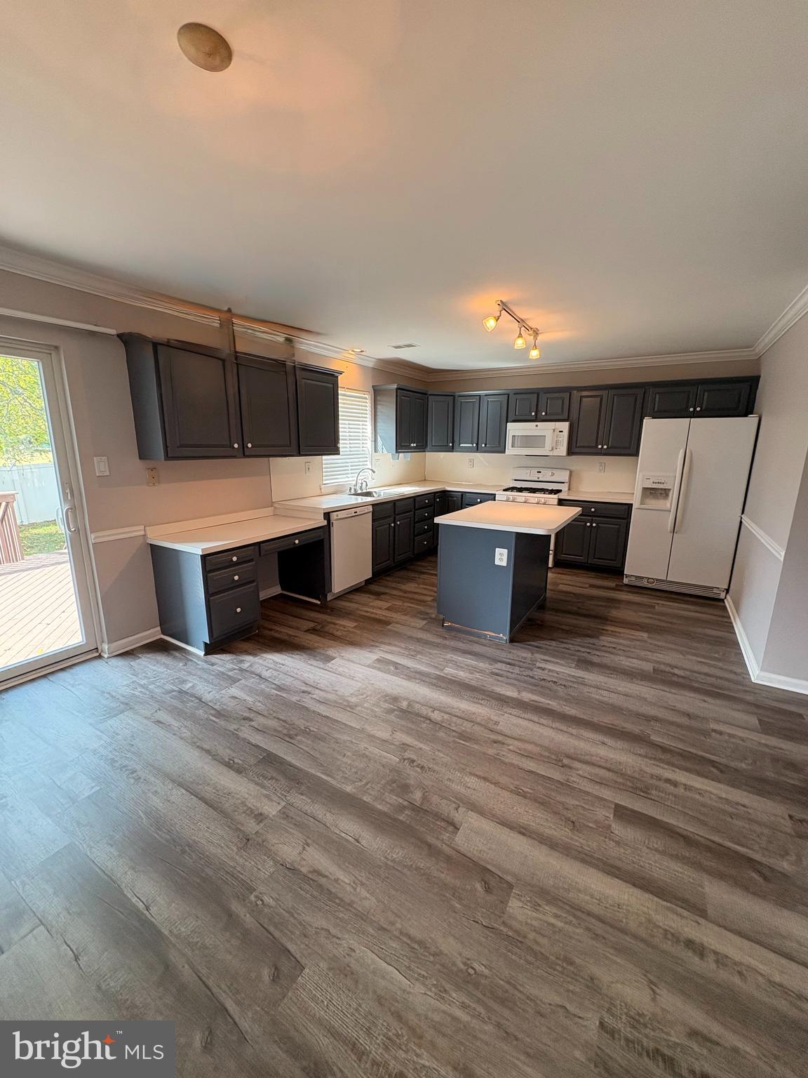 MEWS AT VALLEY FOR - Residential Lease