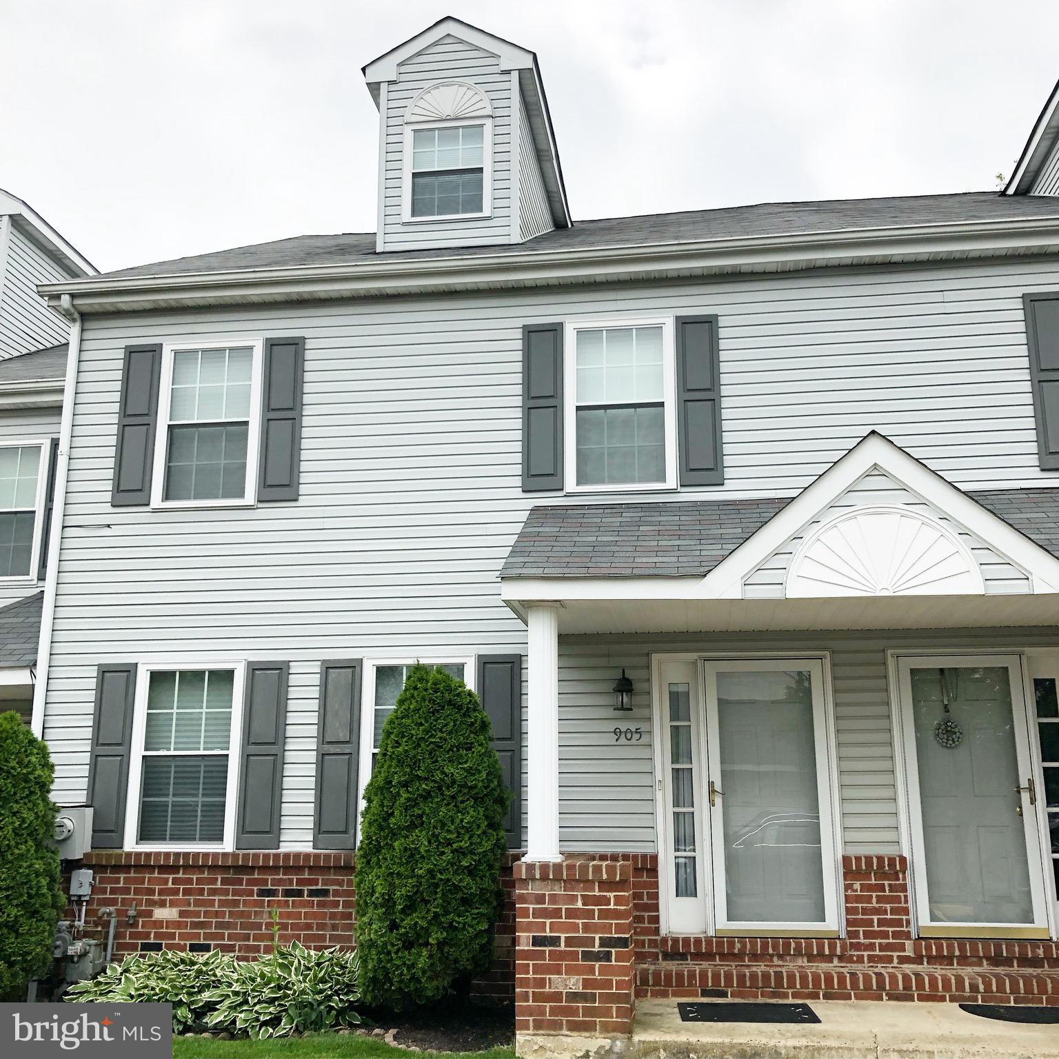 This prime location puts you just minutes from 422, 202, King of Prussia, and I-76.
Step inside this spacious three-story townhouse that truly has it all. The main level offers a bright and open living room that flows seamlessly into a large eat-in kitchen. From here, sliding doors lead to your private deck — the perfect spot for relaxing or entertaining. A convenient half bath and oversized storage closets complete the first floor.
Upstairs, you’ll find two generously sized bedrooms with ample closet space, plus a private primary suite featuring a custom walk-in closet and full en-suite bath. The third floor boasts a finished loft — ideal as a fourth bedroom, media room, playroom, or home office.
The finished basement adds even more living space, perfect for a second family room or hangout area. An additional section provides plenty of room for storage, a gym setup, or laundry.
This home has endless flexibility, tons of space, and is ready for you to make it your own. A must-see rental in the heart of Valley Forge Mews!