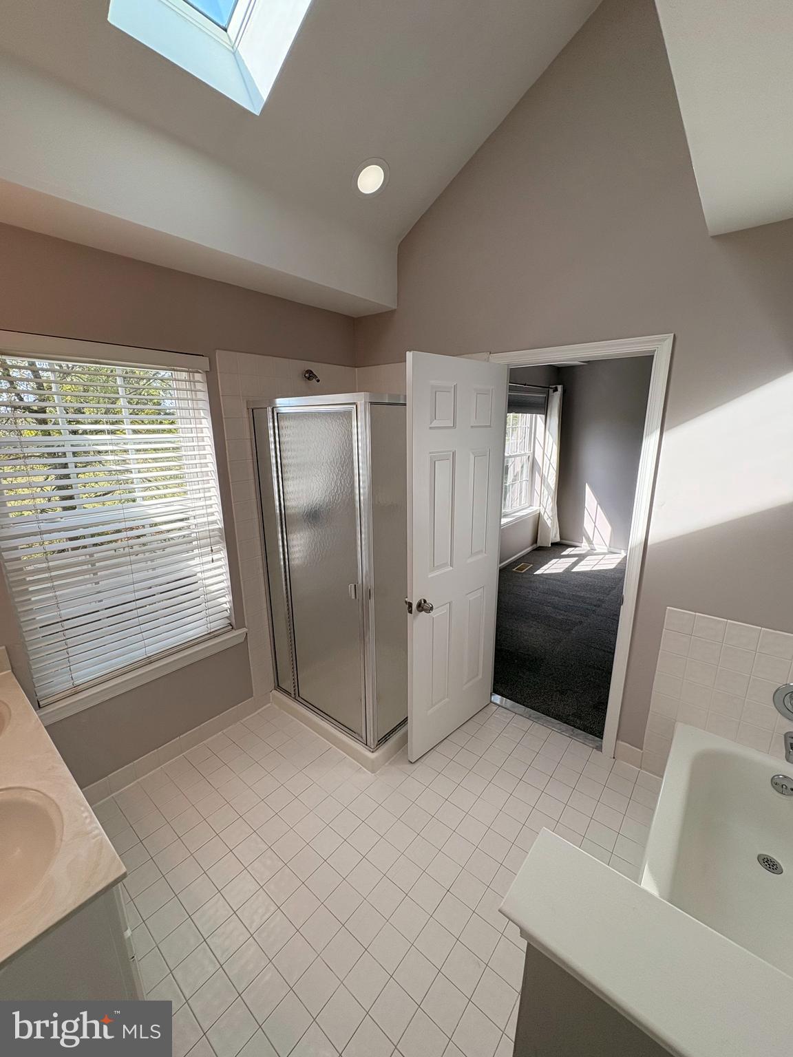 MEWS AT VALLEY FOR - Residential Lease