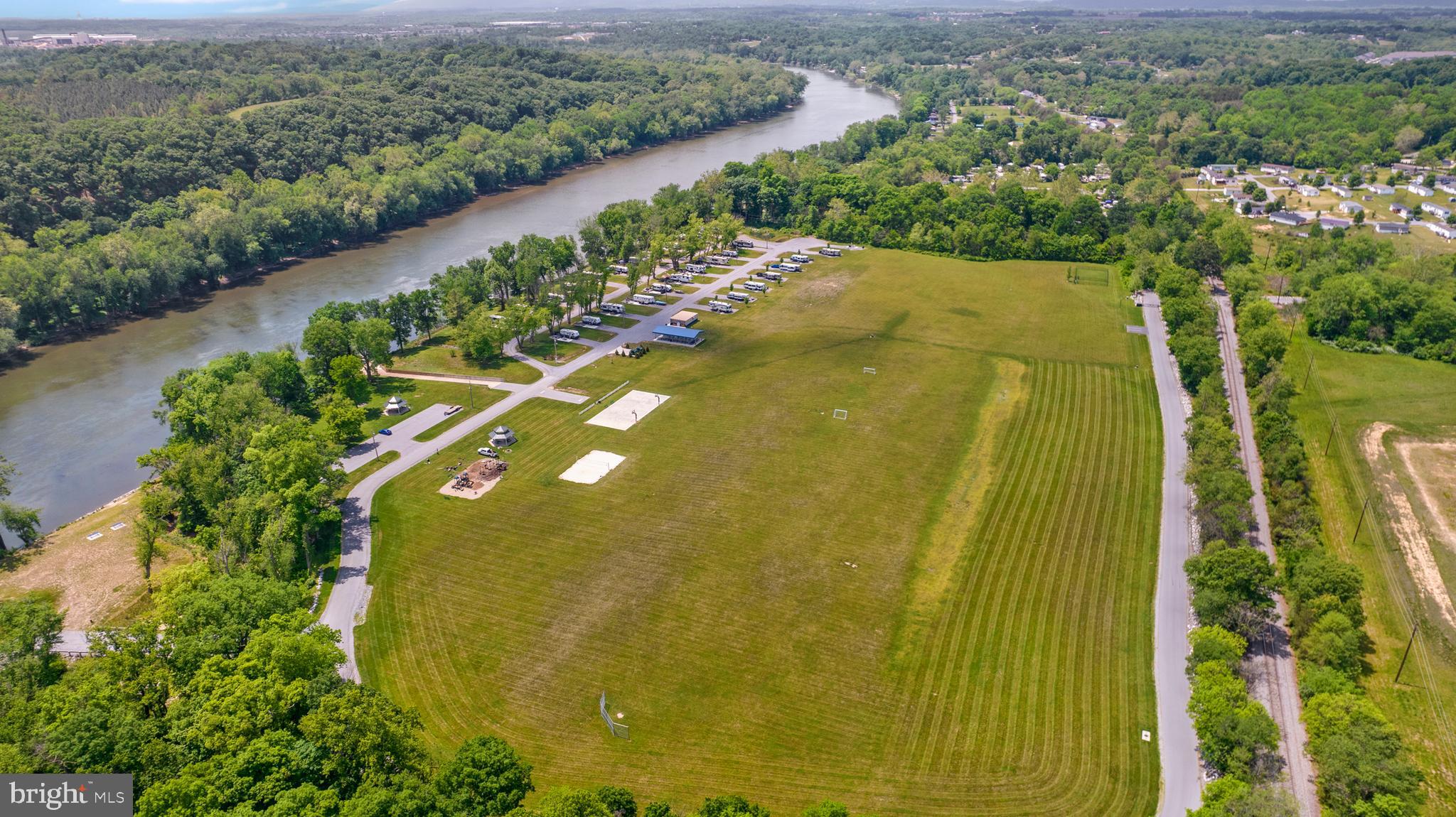 BROOKFIELD ON THE POTOMAC - Residential