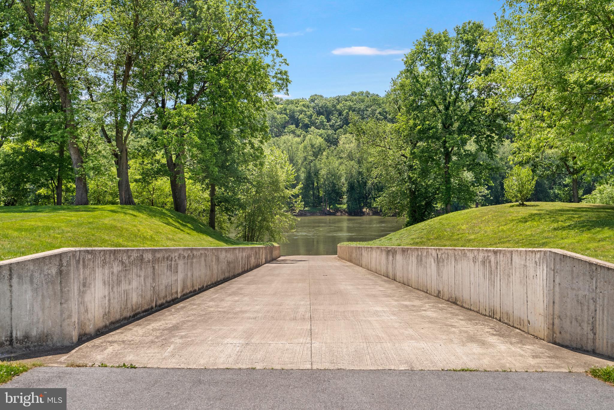 BROOKFIELD ON THE POTOMAC - Residential