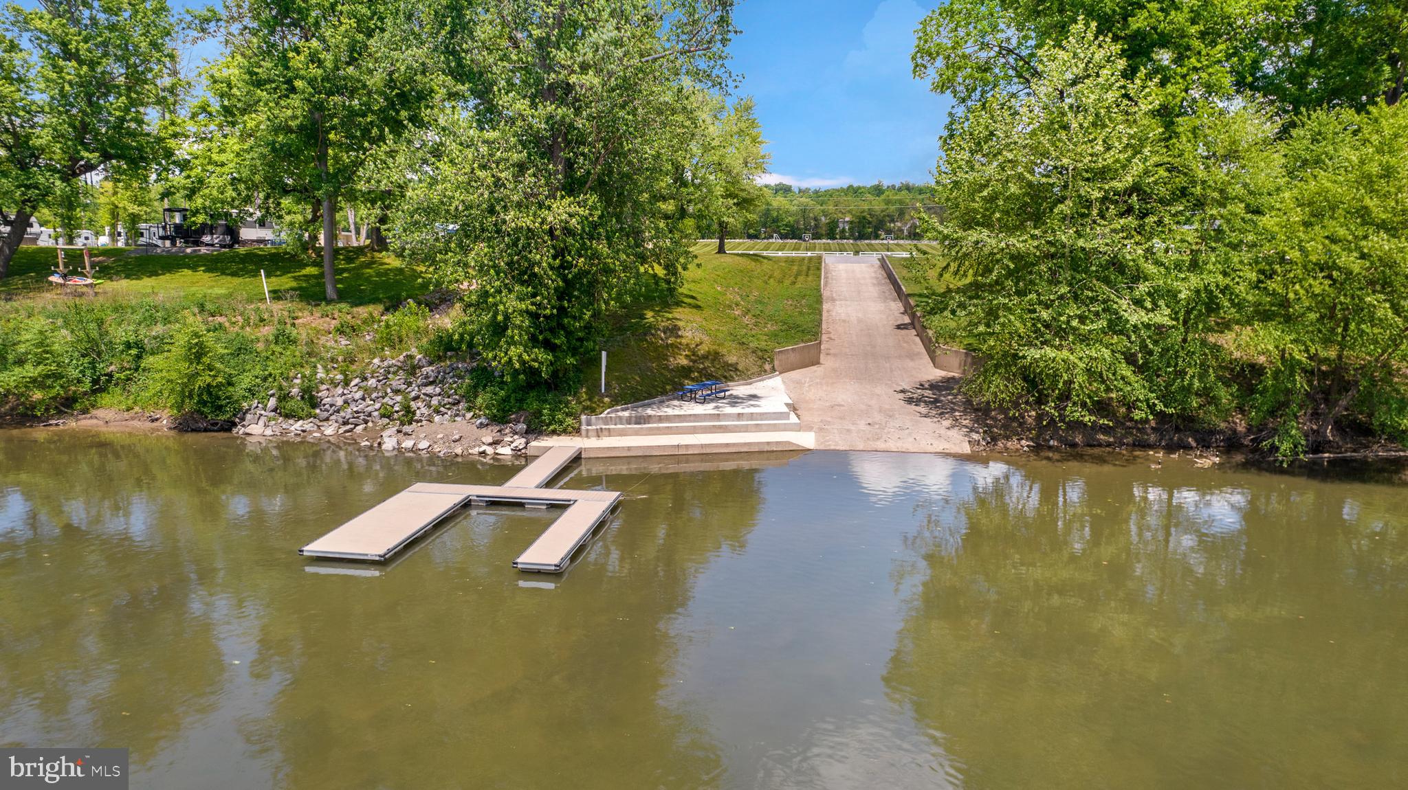 BROOKFIELD ON THE POTOMAC - Residential