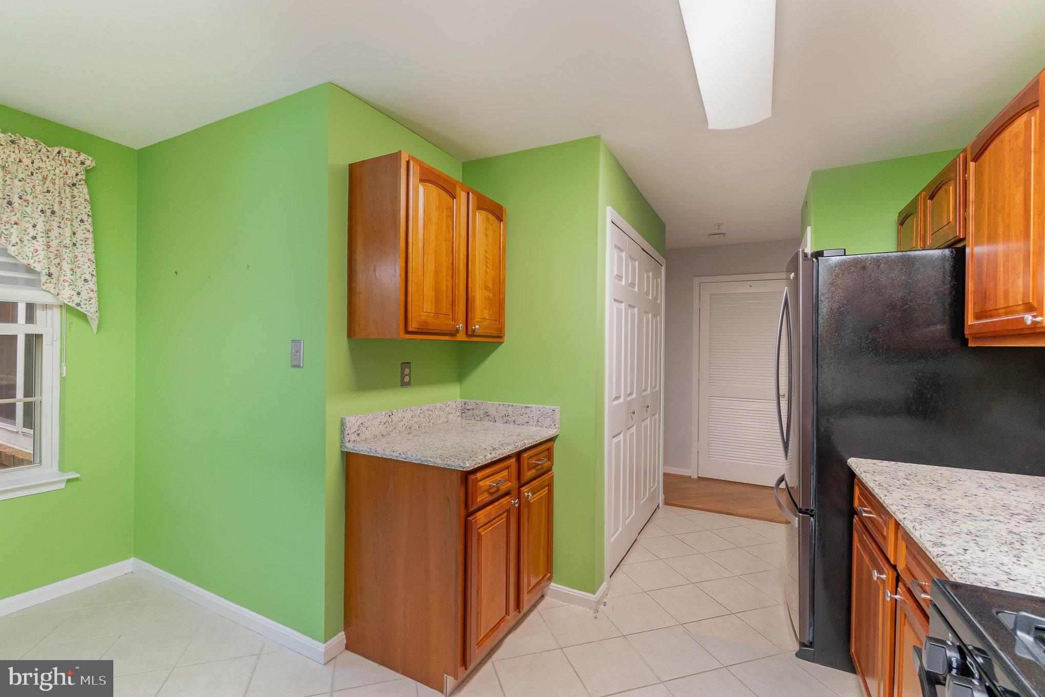 TAYLOR RIDGE CONDOMINIUMS - Residential Lease