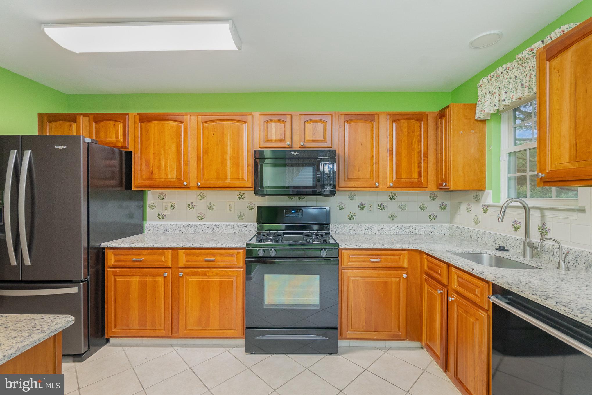 TAYLOR RIDGE CONDOMINIUMS - Residential Lease