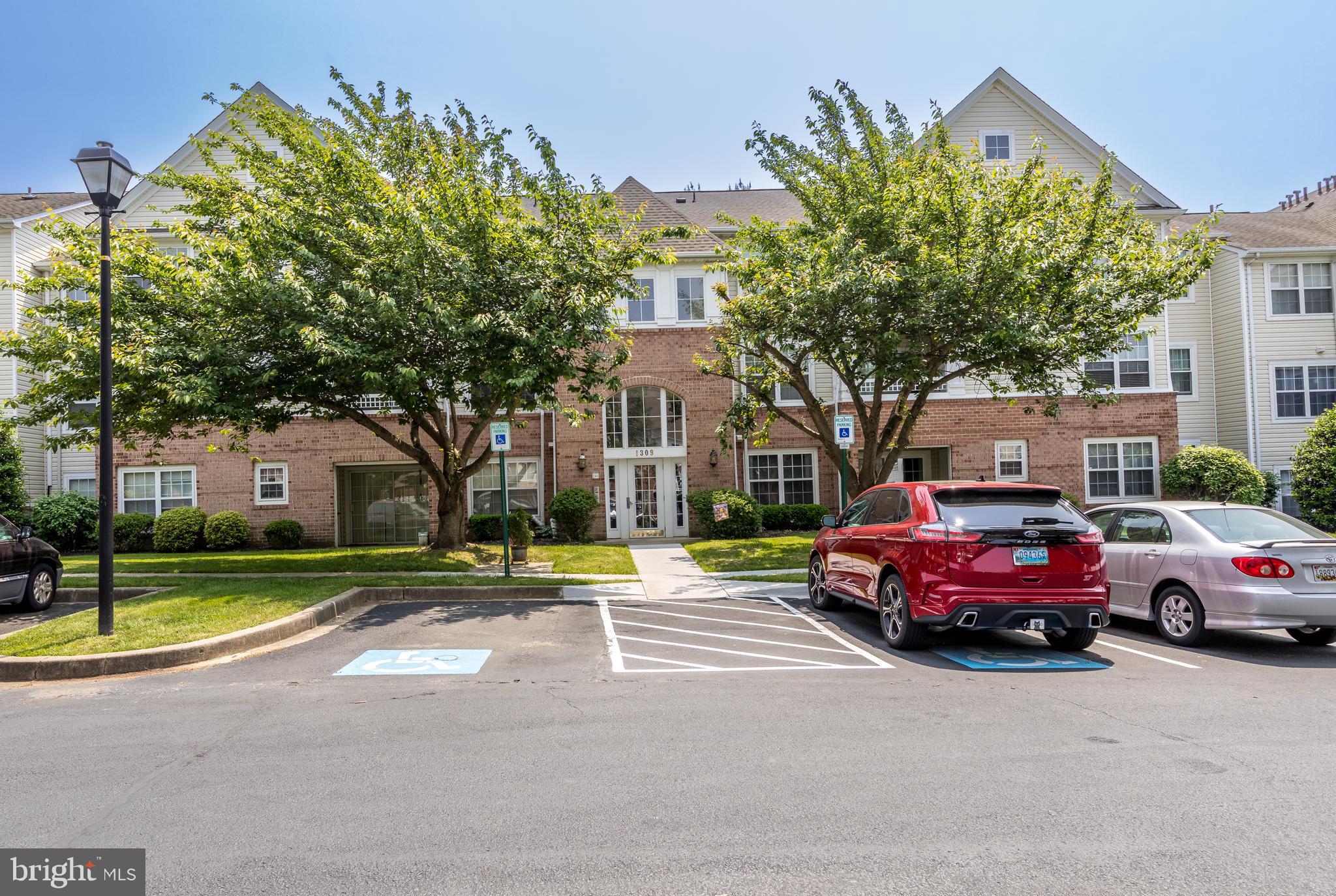 TAYLOR RIDGE CONDOMINIUMS - Residential Lease