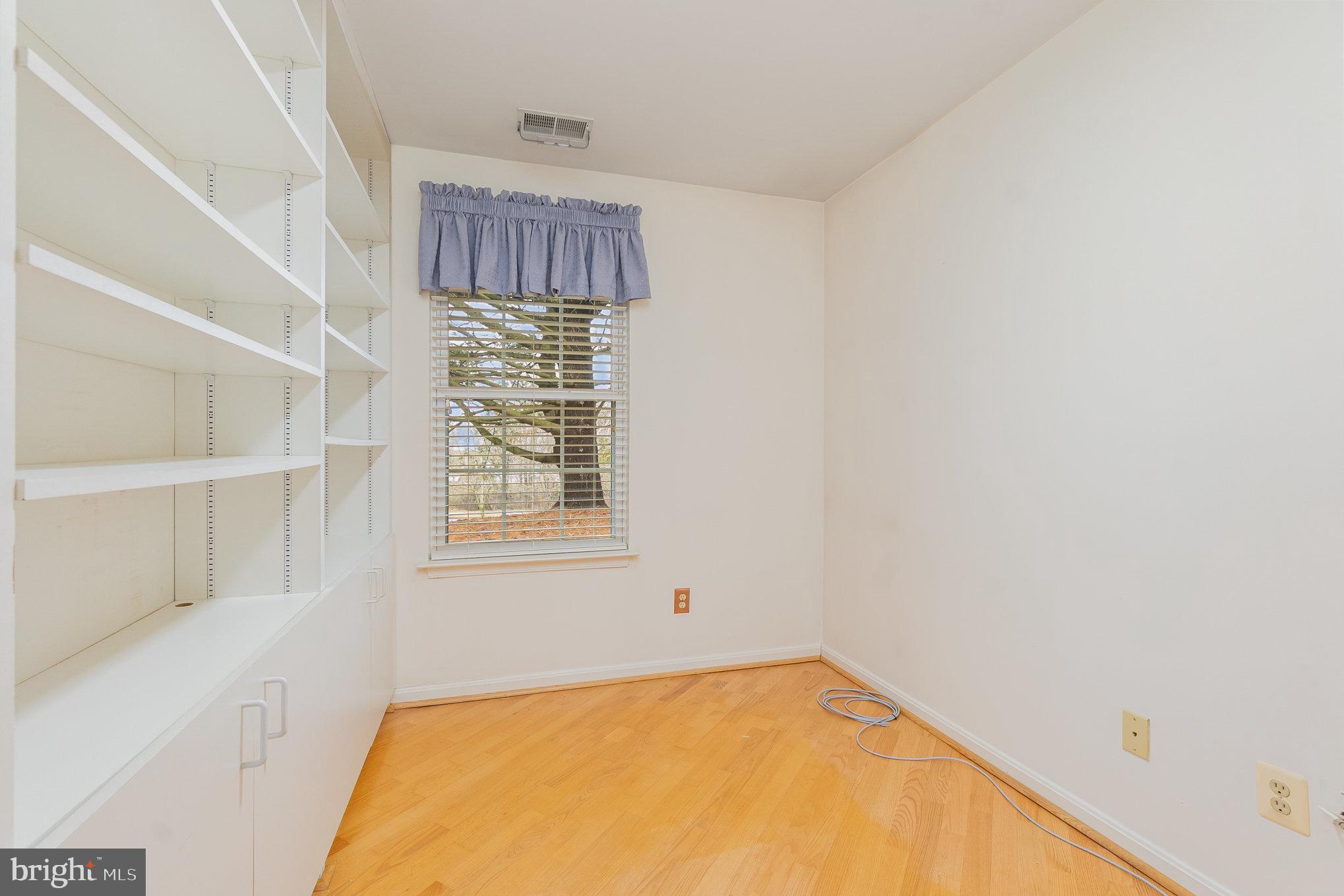 TAYLOR RIDGE CONDOMINIUMS - Residential Lease