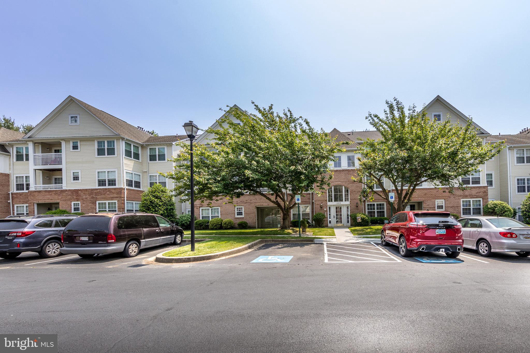 TAYLOR RIDGE CONDOMINIUMS - Residential Lease