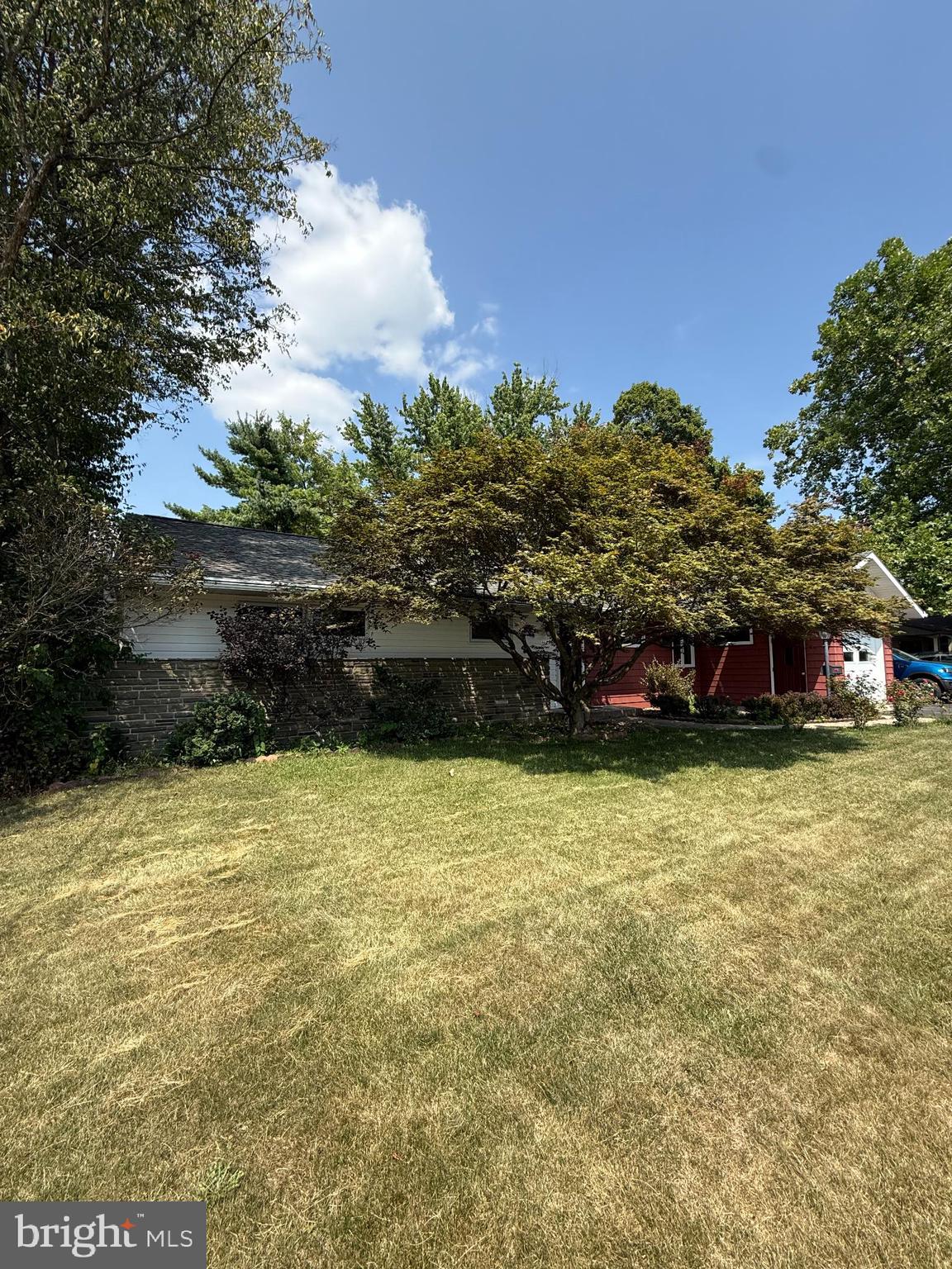 1035 WOODLAND DRIVE