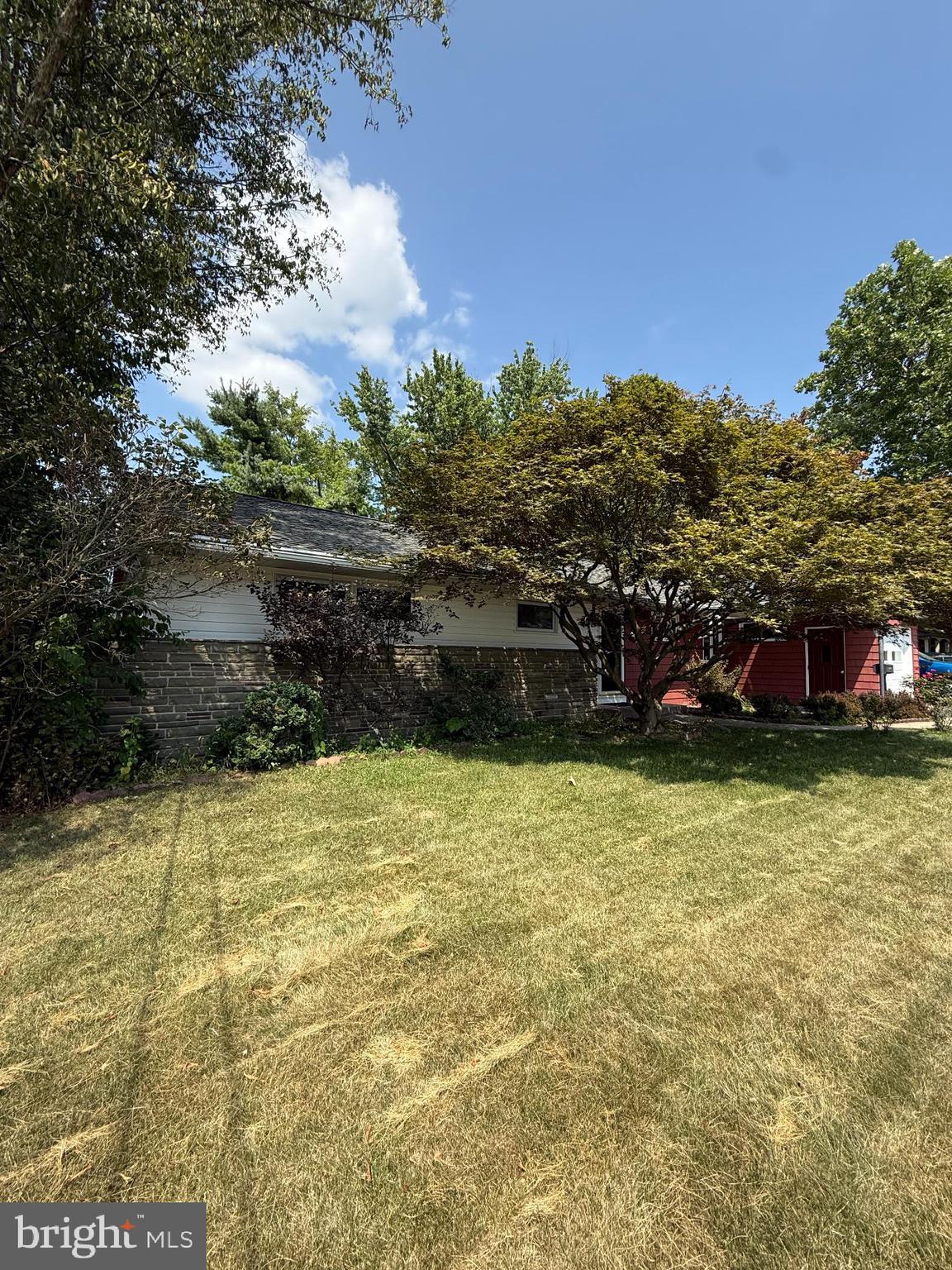 1035 WOODLAND DRIVE