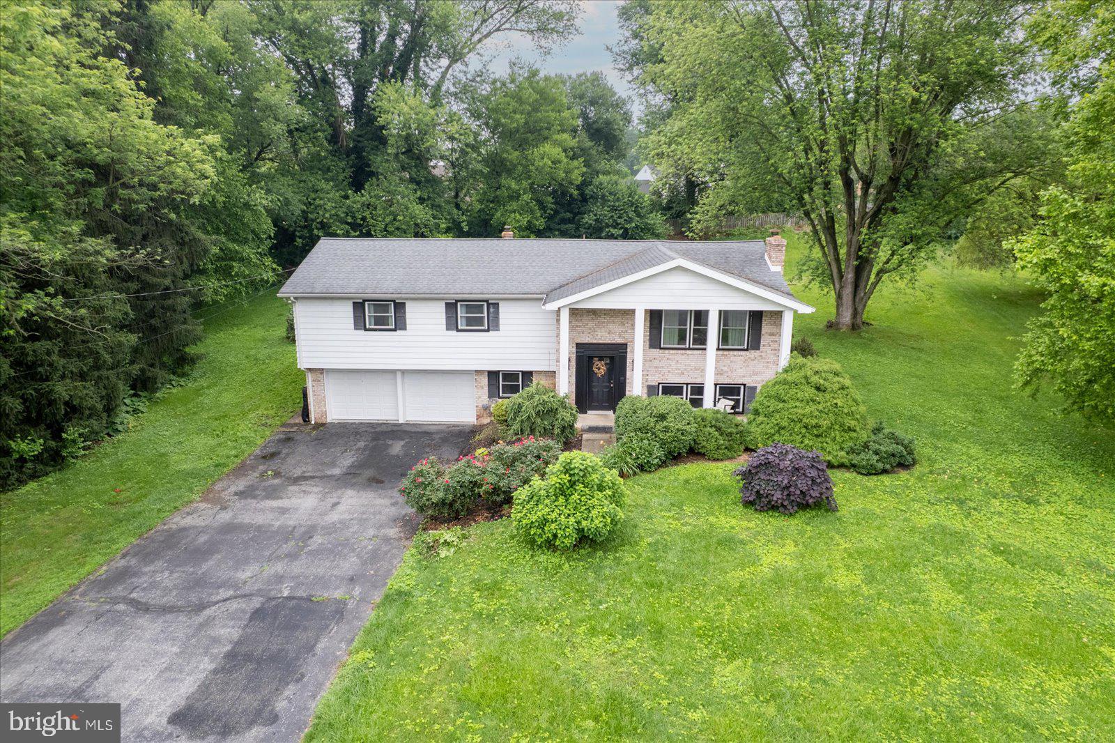 301 N LYNBROOK DRIVE N