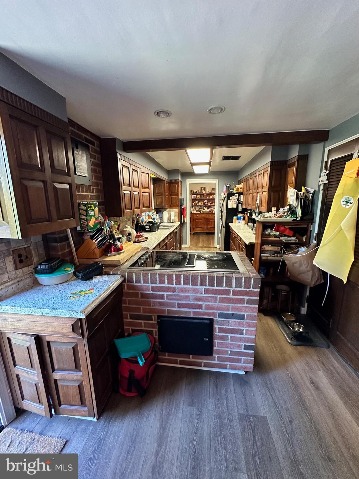 1107 LANSDALE AVENUE