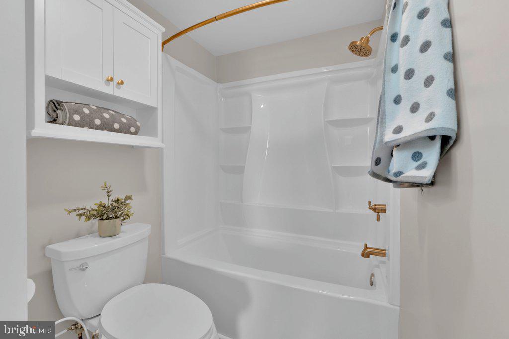 RUMSEY ISLAND - Residential