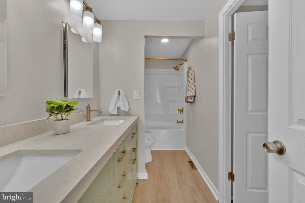 RUMSEY ISLAND - Residential