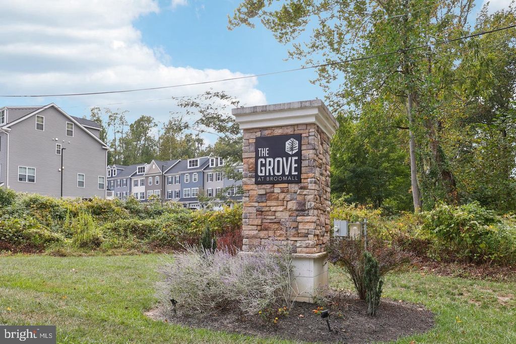 Photo of 312 Rock Run Circle, BROOMALL, PA 19008 (MLS # PADE2097730)