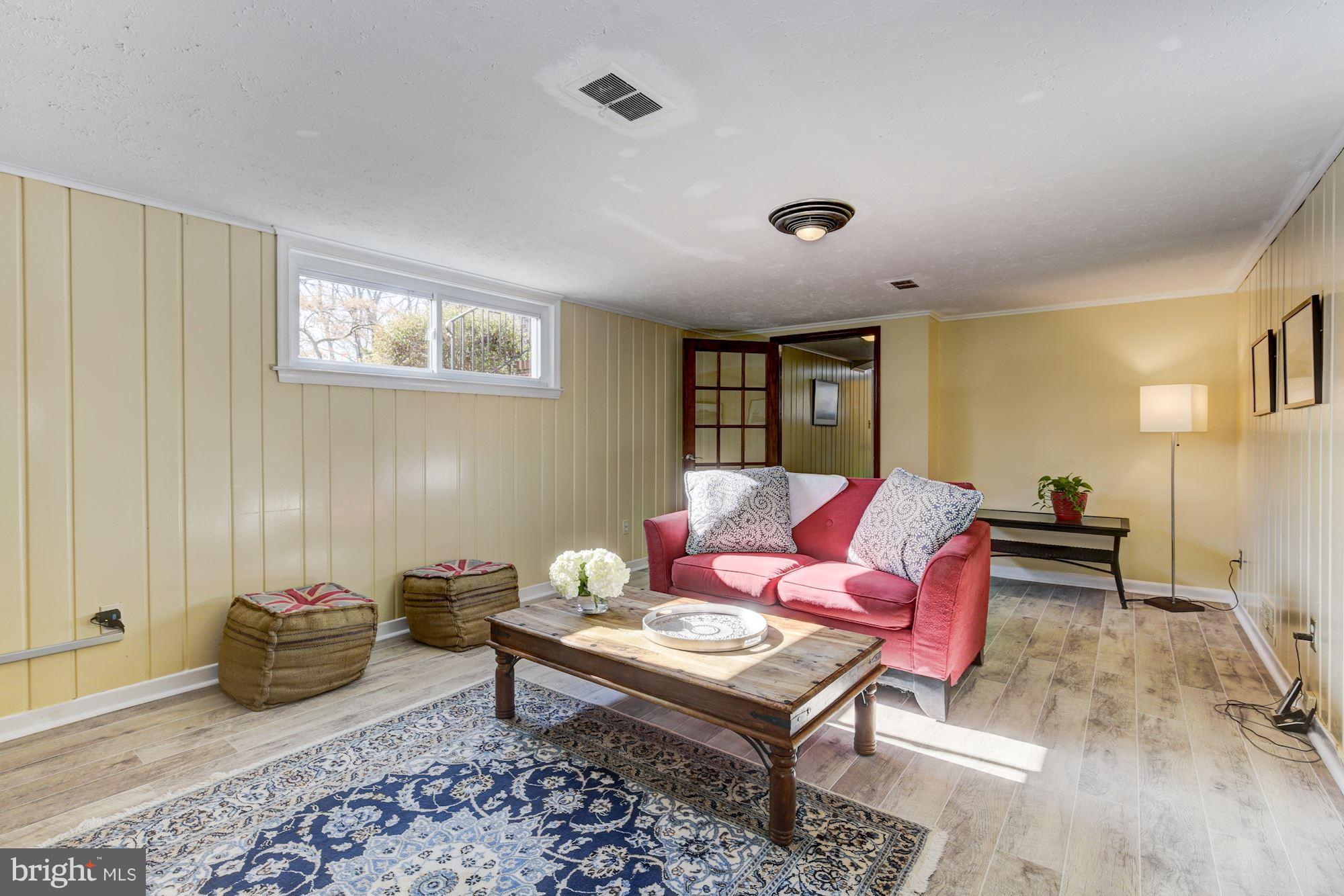 COUNTRY CLUB PARK - Residential