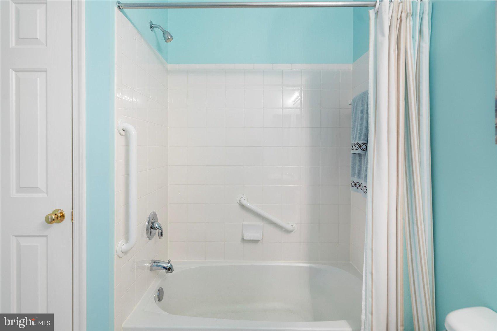 WINDSOR AT PERRY HALL FARMS - Residential