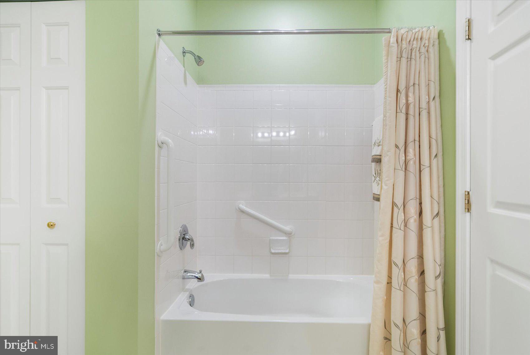 WINDSOR AT PERRY HALL FARMS - Residential