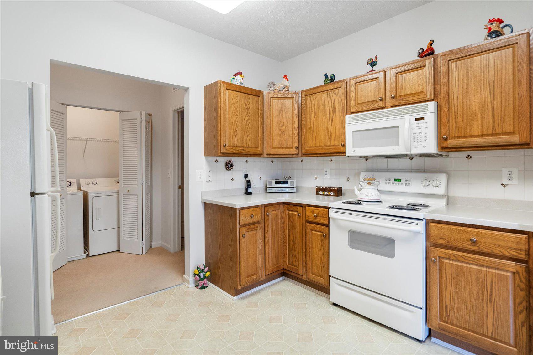 WINDSOR AT PERRY HALL FARMS - Residential