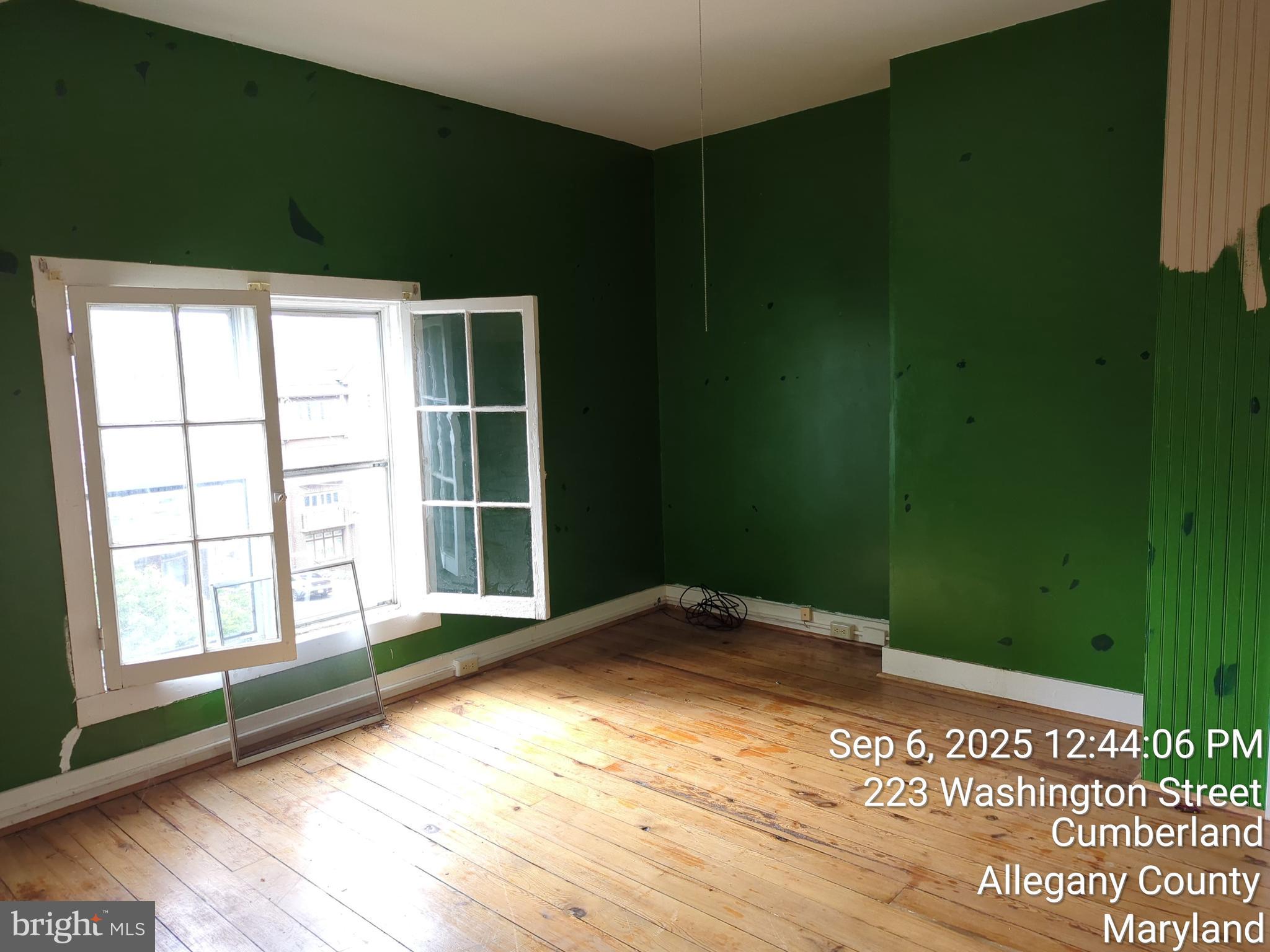 WEST SIDE - Commercial Sale