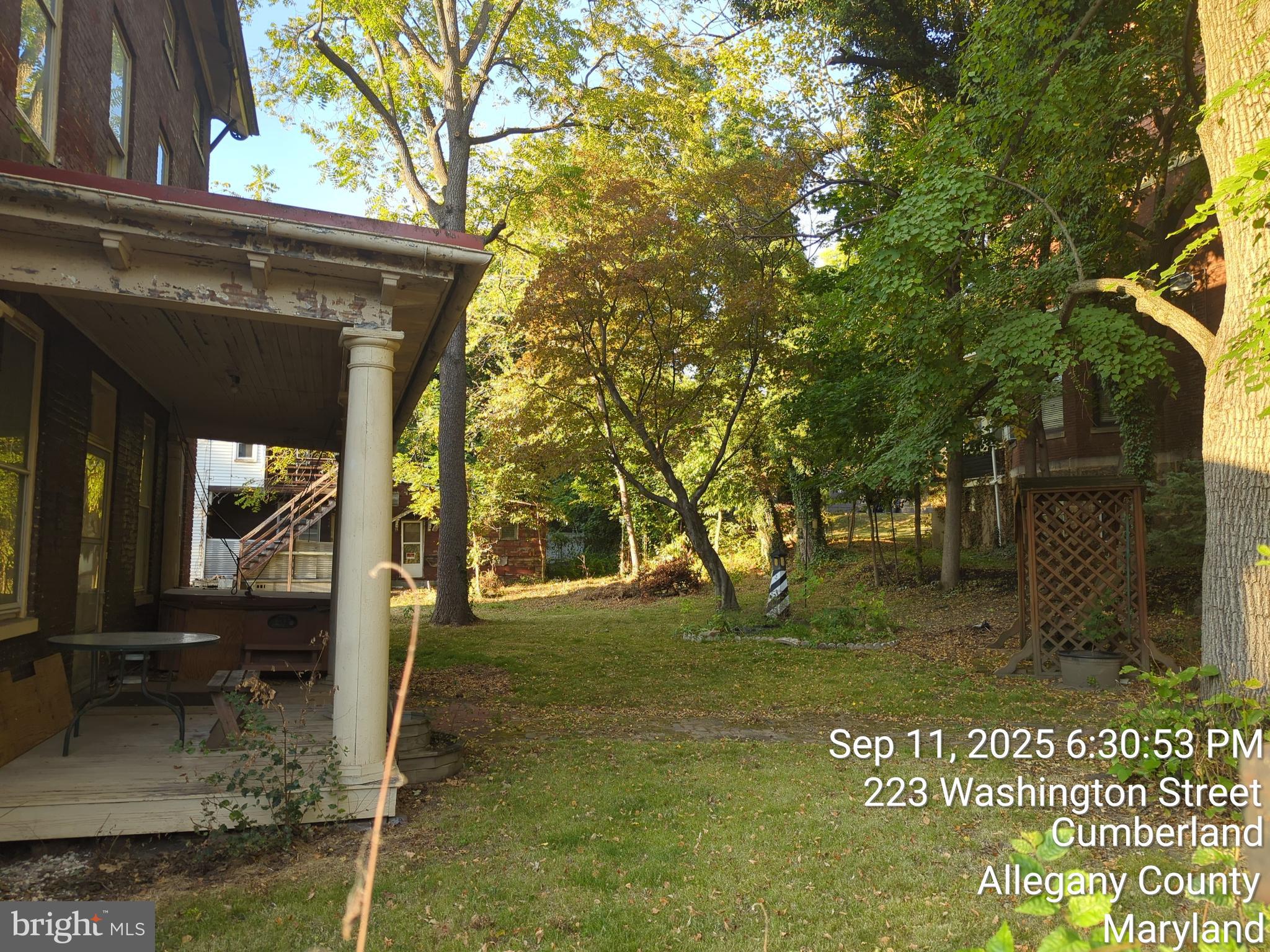 WEST SIDE - Commercial Sale