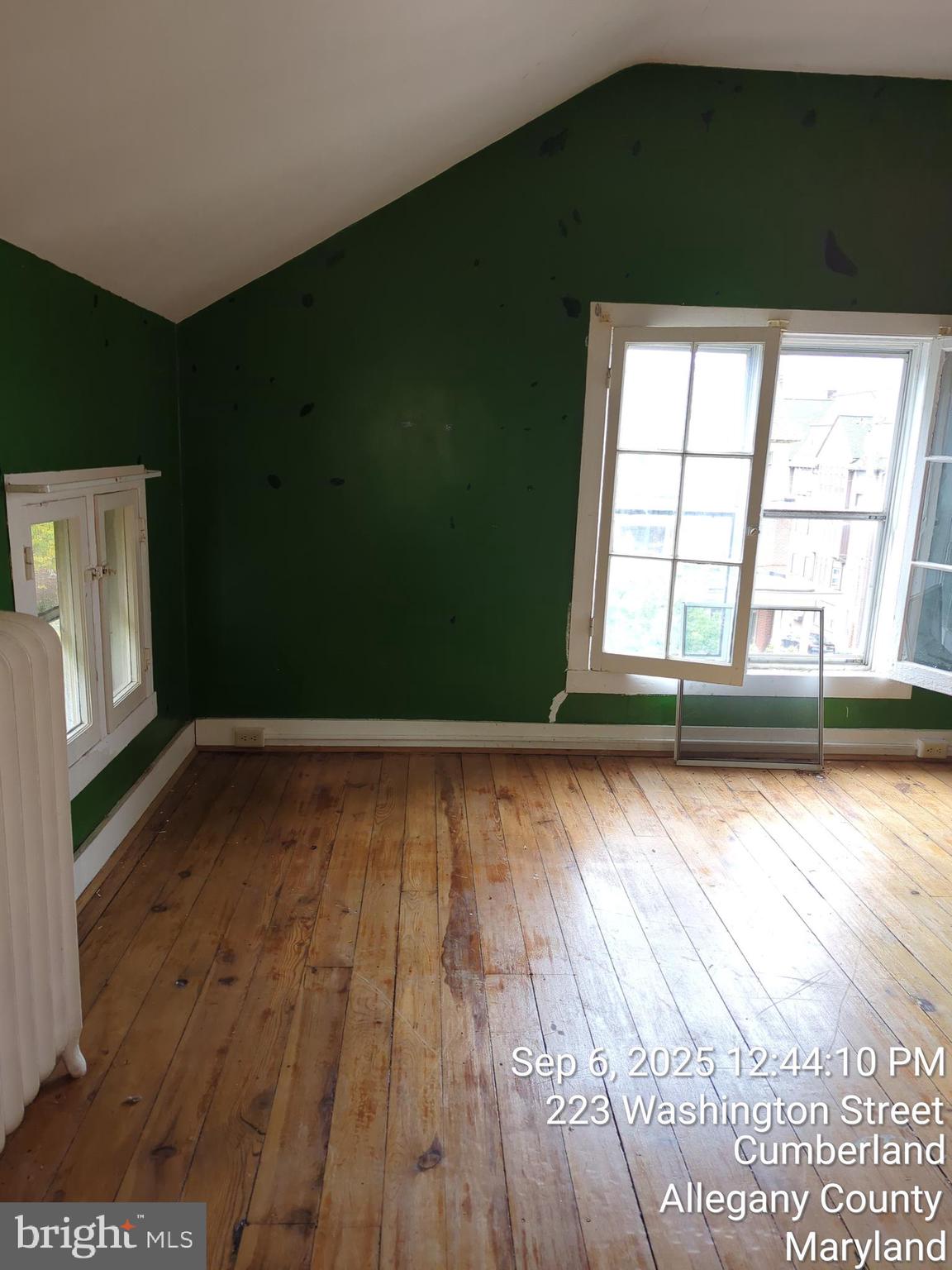 WEST SIDE - Commercial Sale