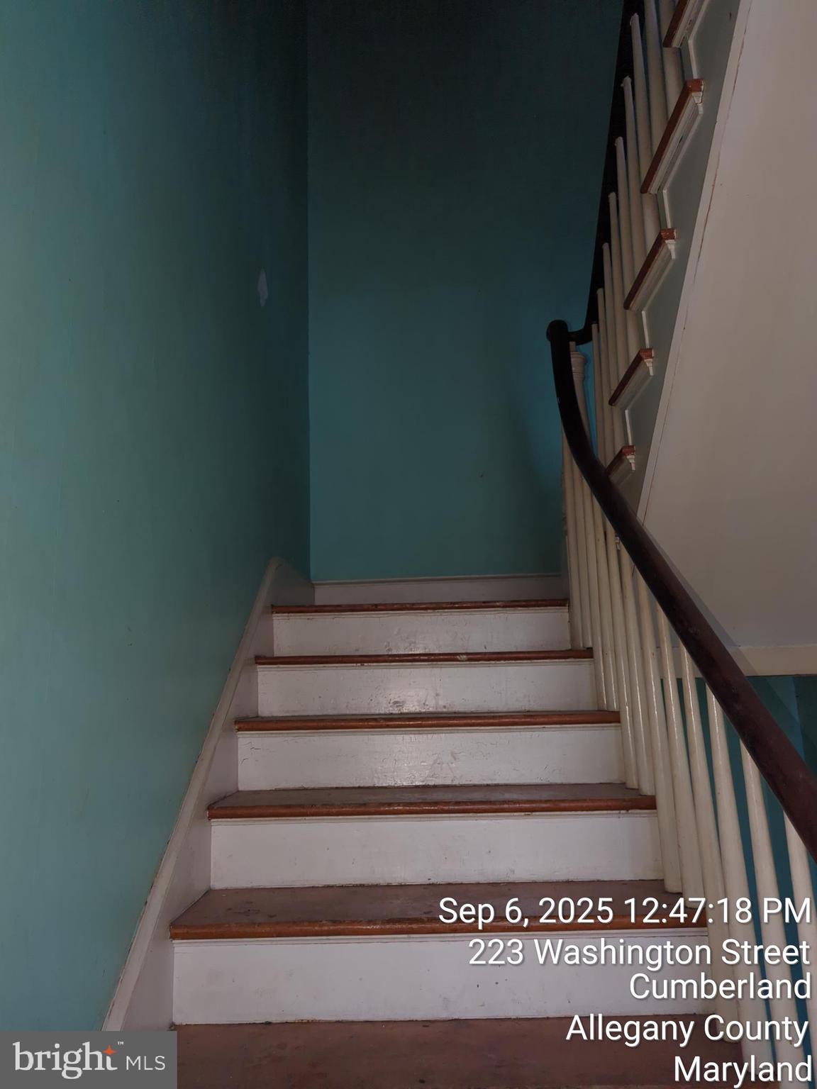 WEST SIDE - Commercial Sale