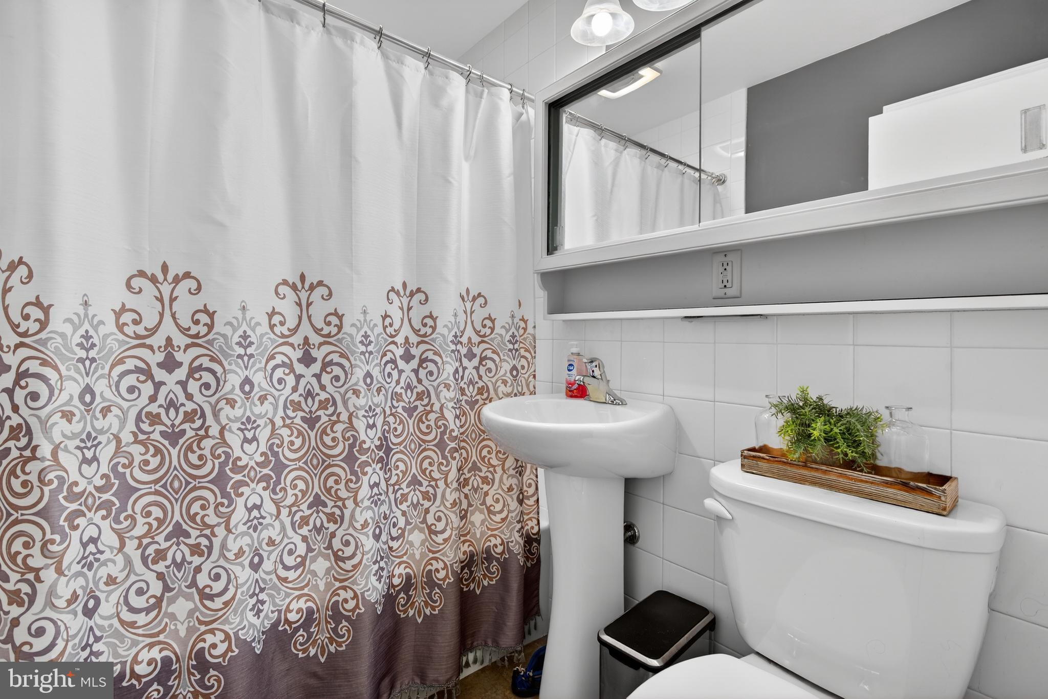 MANOR RIDGE - Residential