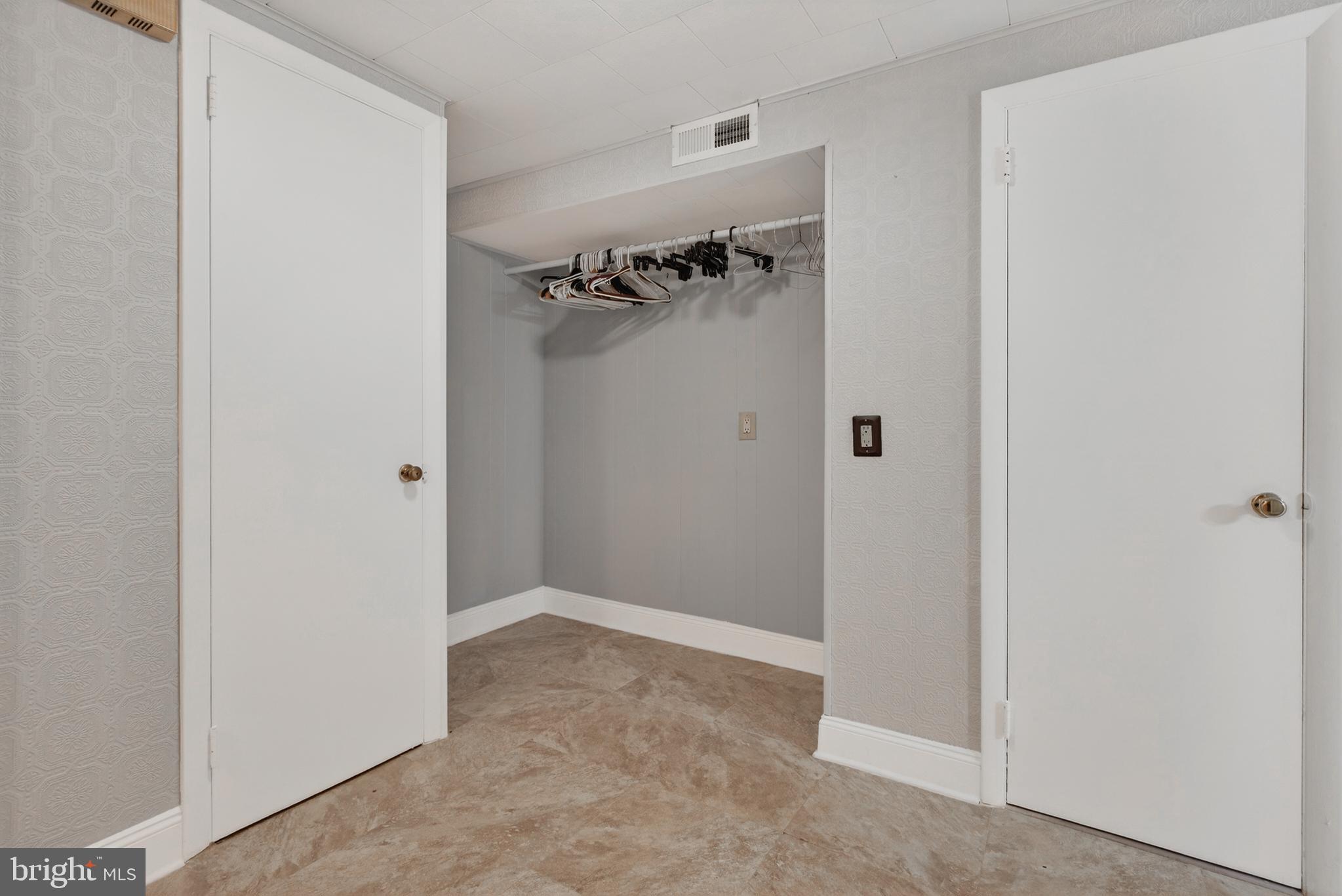 MANOR RIDGE - Residential