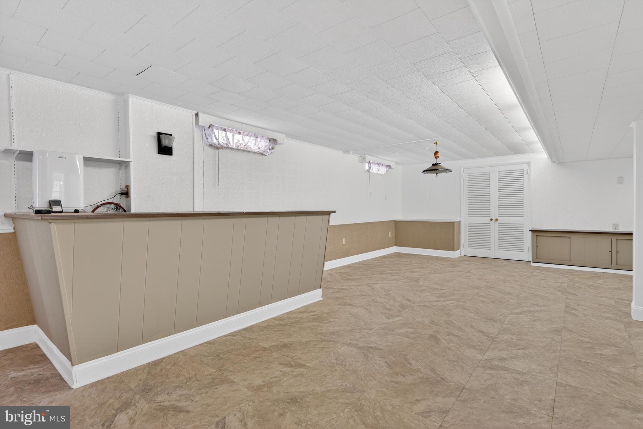 MANOR RIDGE - Residential