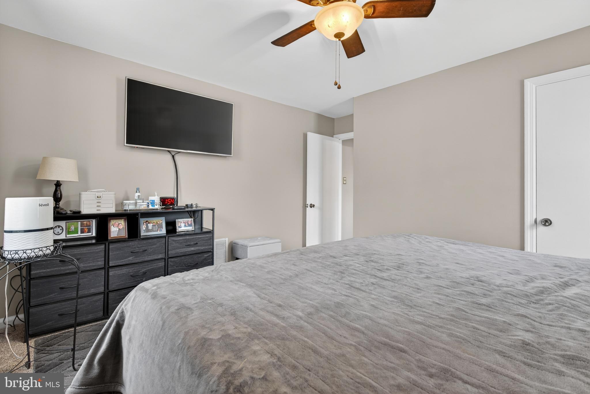 MANOR RIDGE - Residential