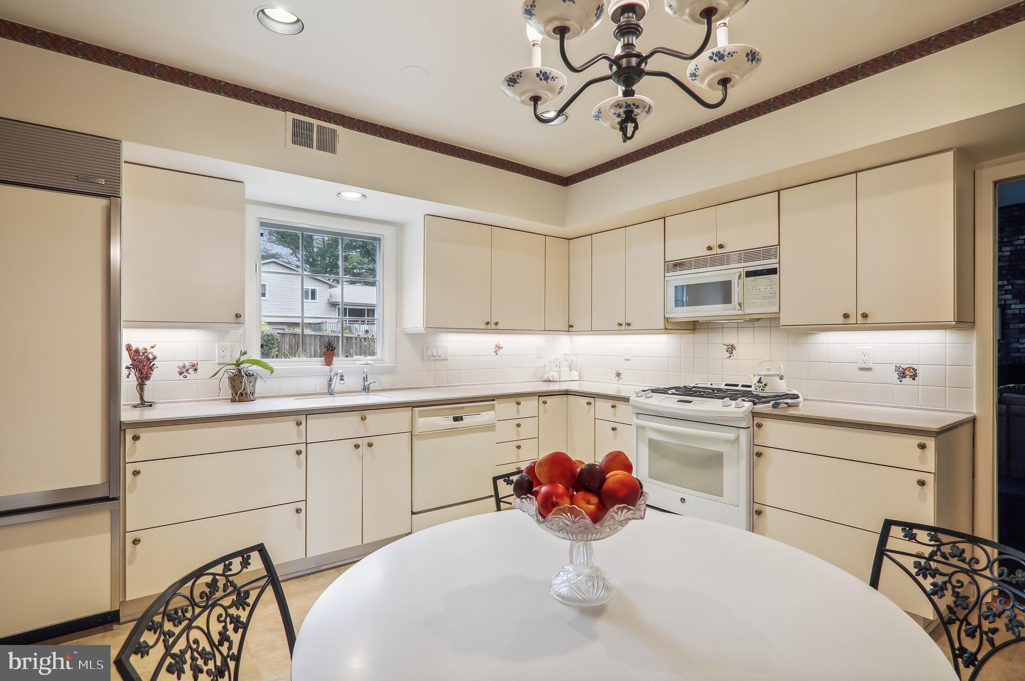 REGENCY ESTATES - Residential