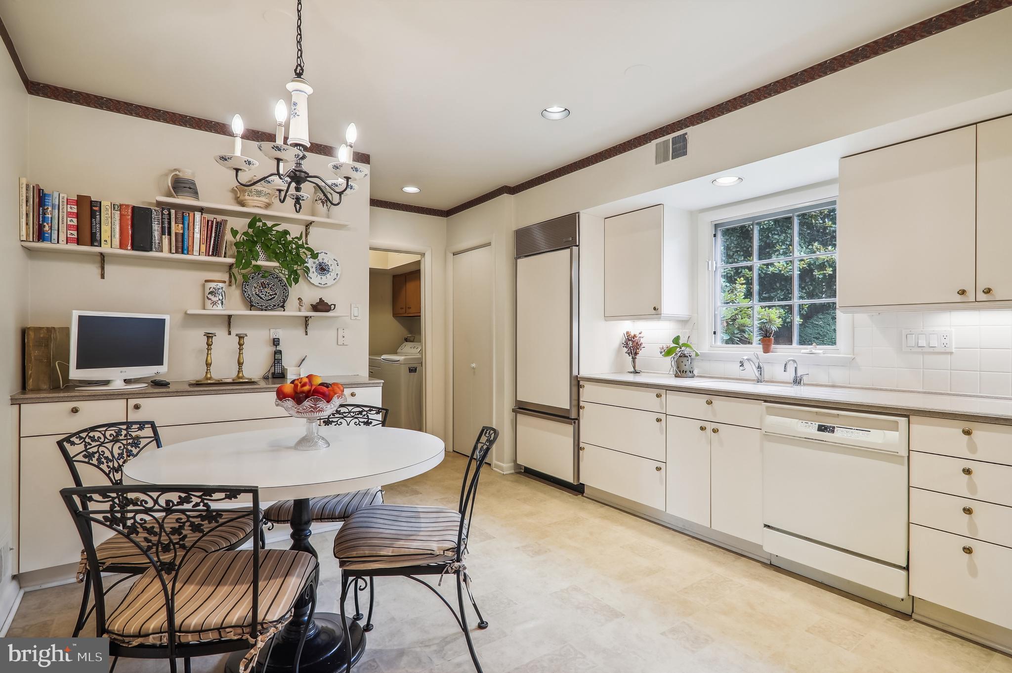 REGENCY ESTATES - Residential