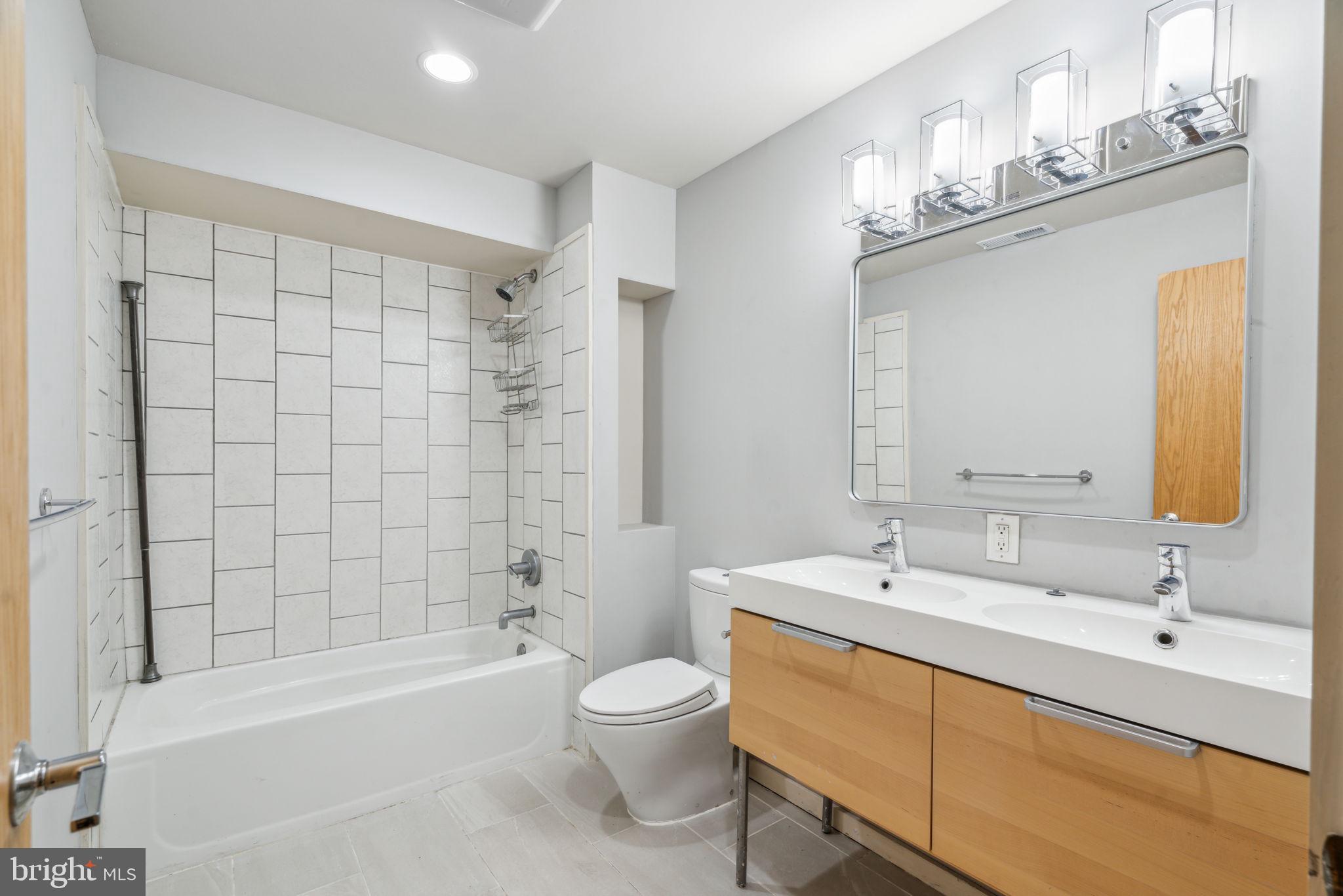 FAIRMOUNT - Residential