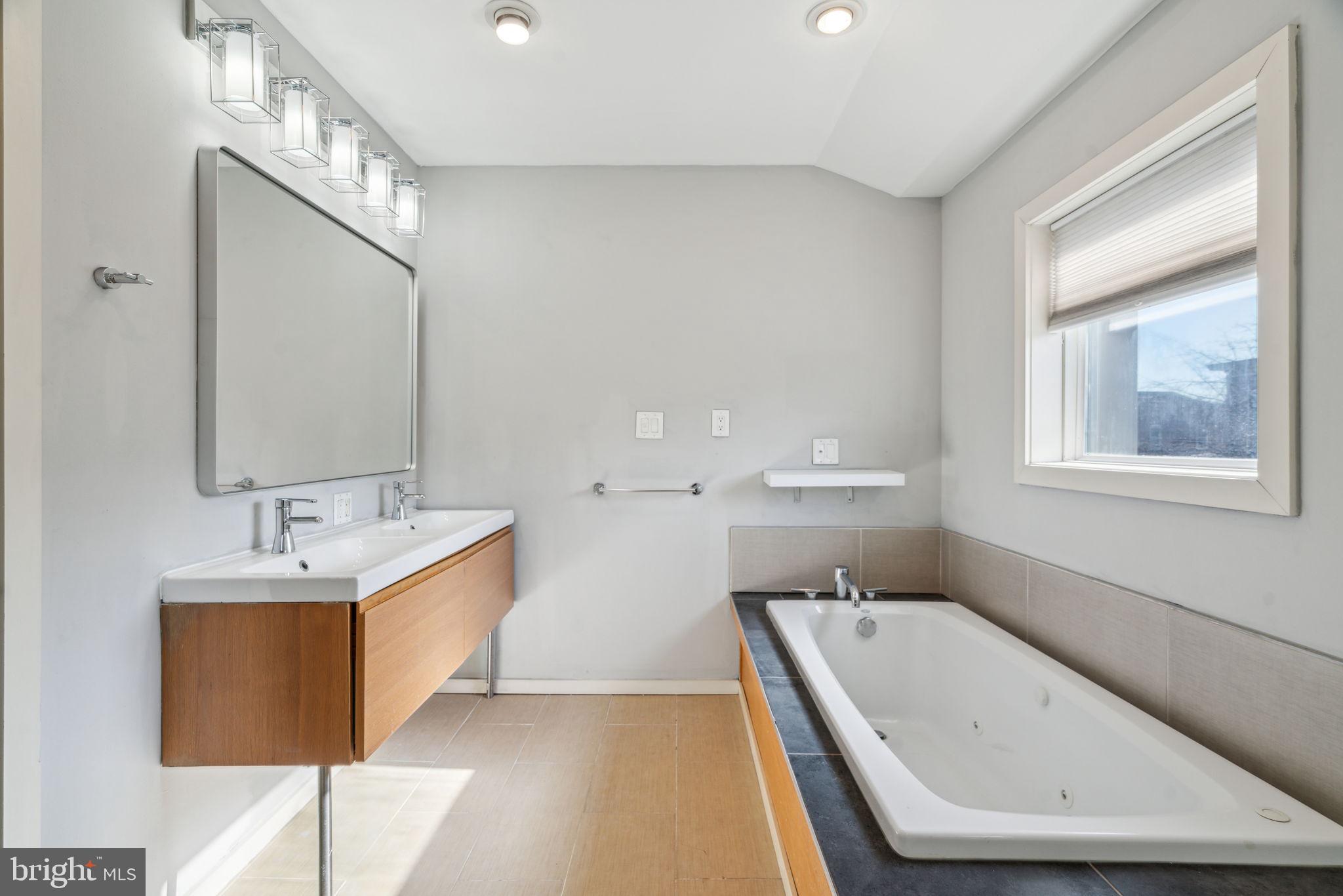 FAIRMOUNT - Residential