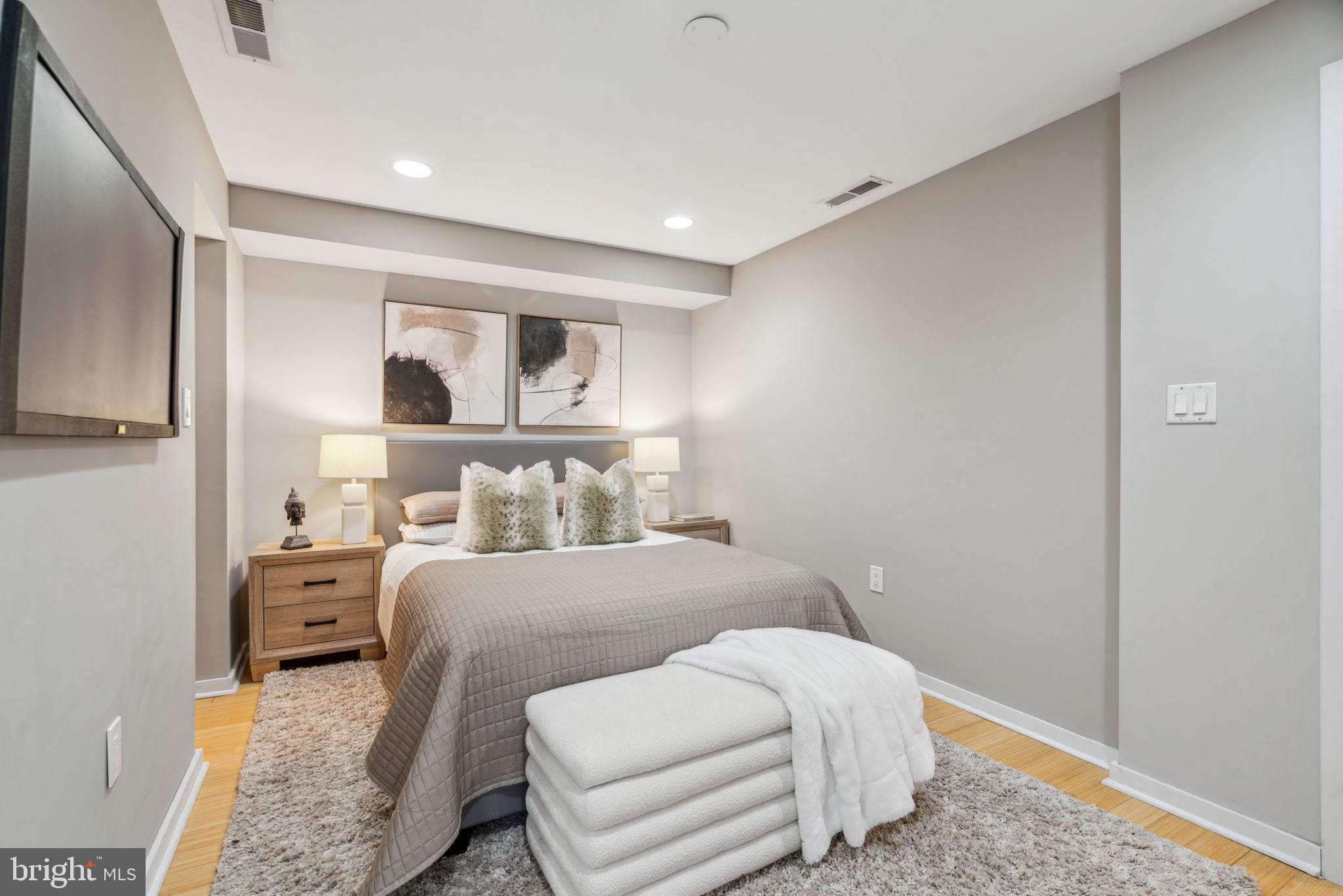 FAIRMOUNT - Residential