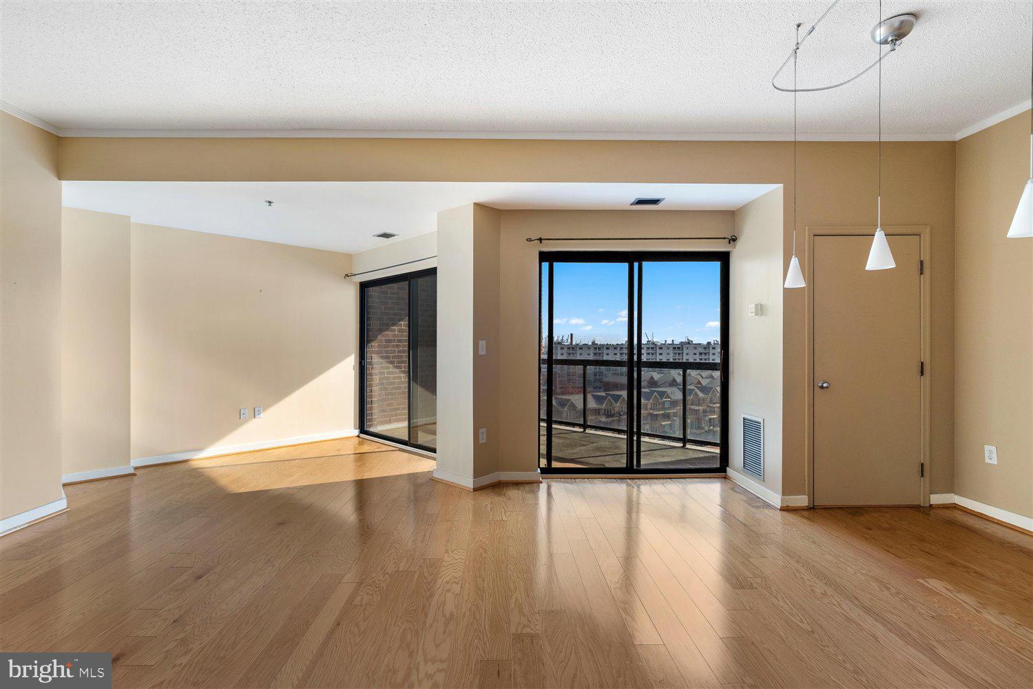 CANTON WATERFRONT - Residential