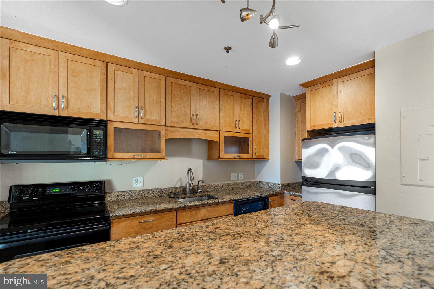 CANTON WATERFRONT - Residential