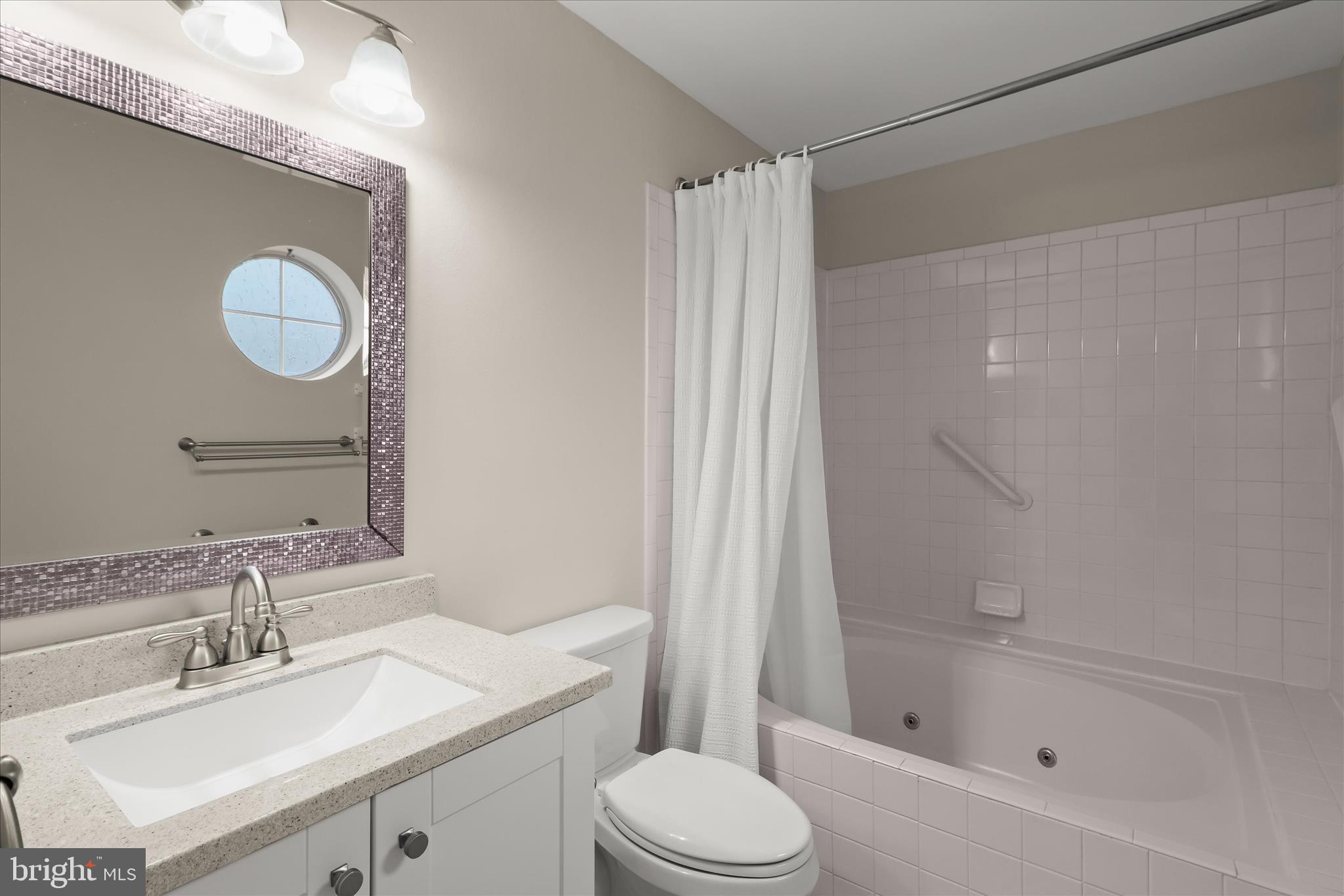 ENGLISH COUNTRY MANOR - Residential