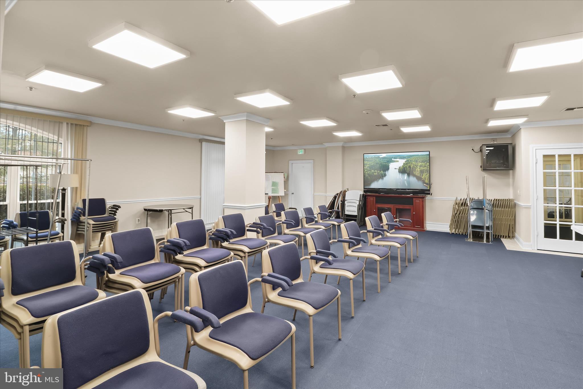 ENGLISH COUNTRY MANOR - Residential