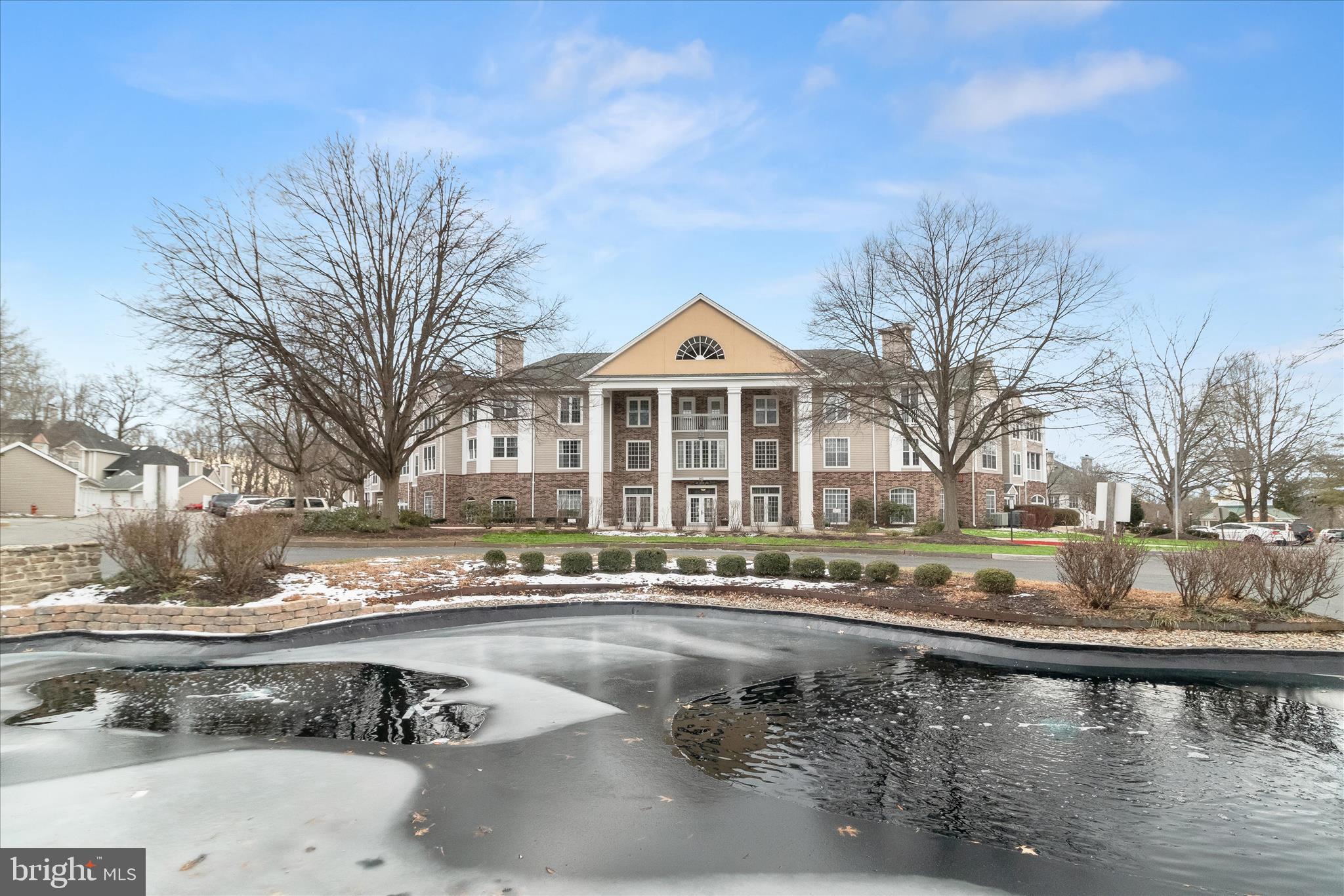 ENGLISH COUNTRY MANOR - Residential