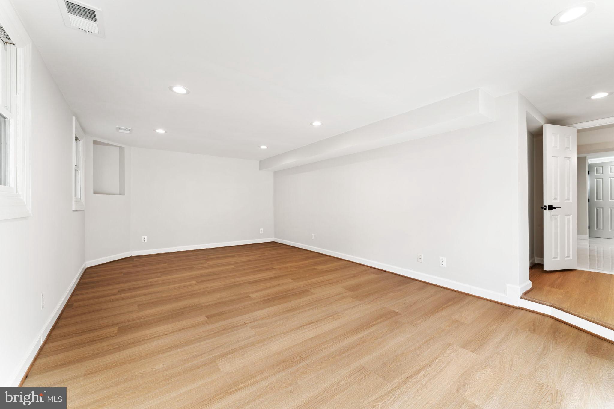 WOODMOOR - Residential