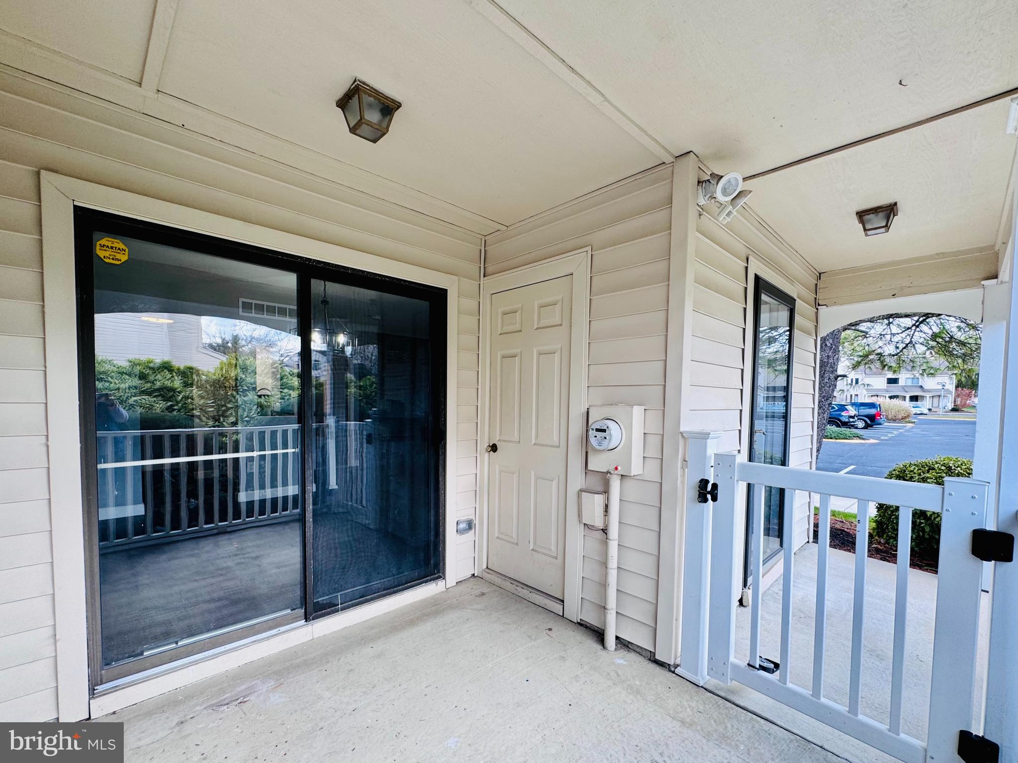 1403 ROBERTS WAY