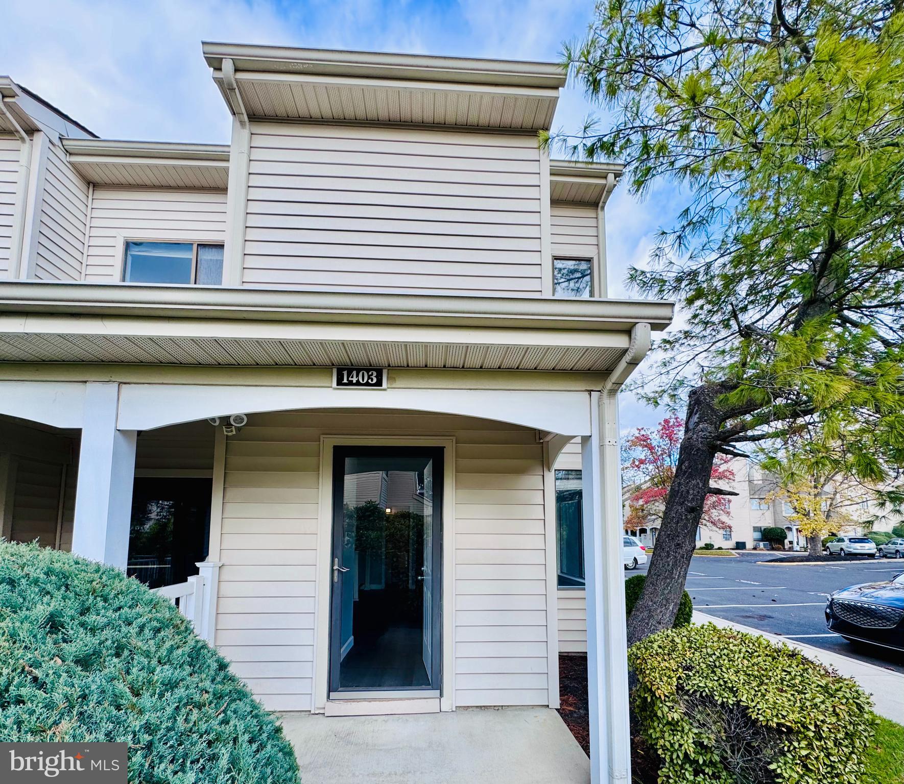 1403 ROBERTS WAY